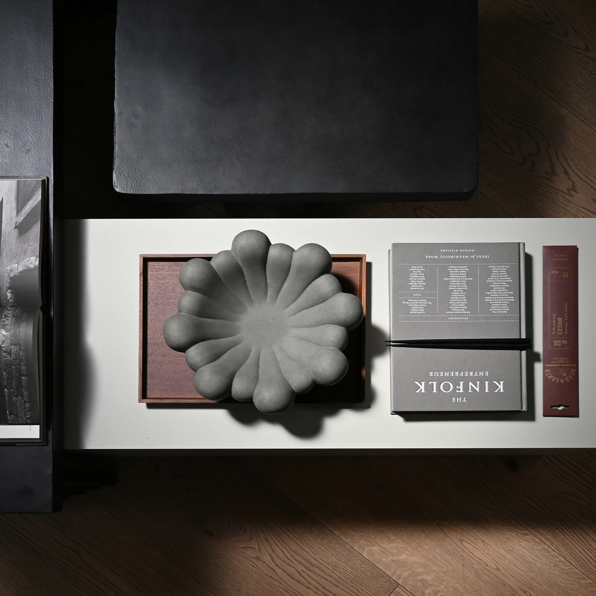 Bloom Tray tigela média Ø28,5 cm, Cinza escuro 101 Copenhagen