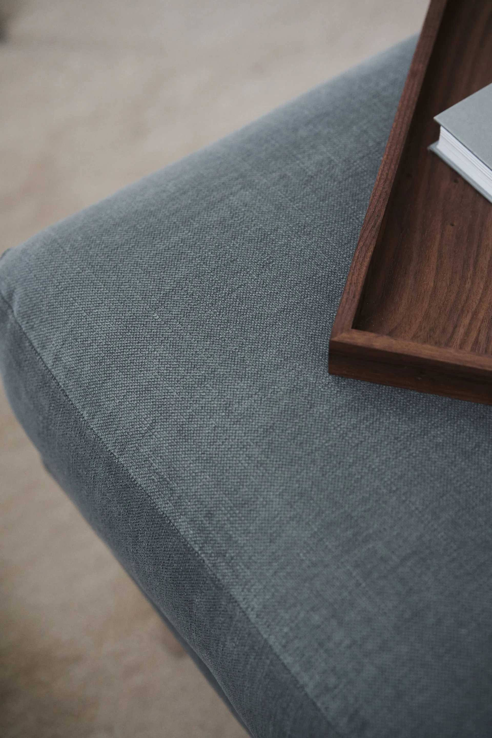 Lidnäs banco para os pés, Cinzento escuro Caleido 1898