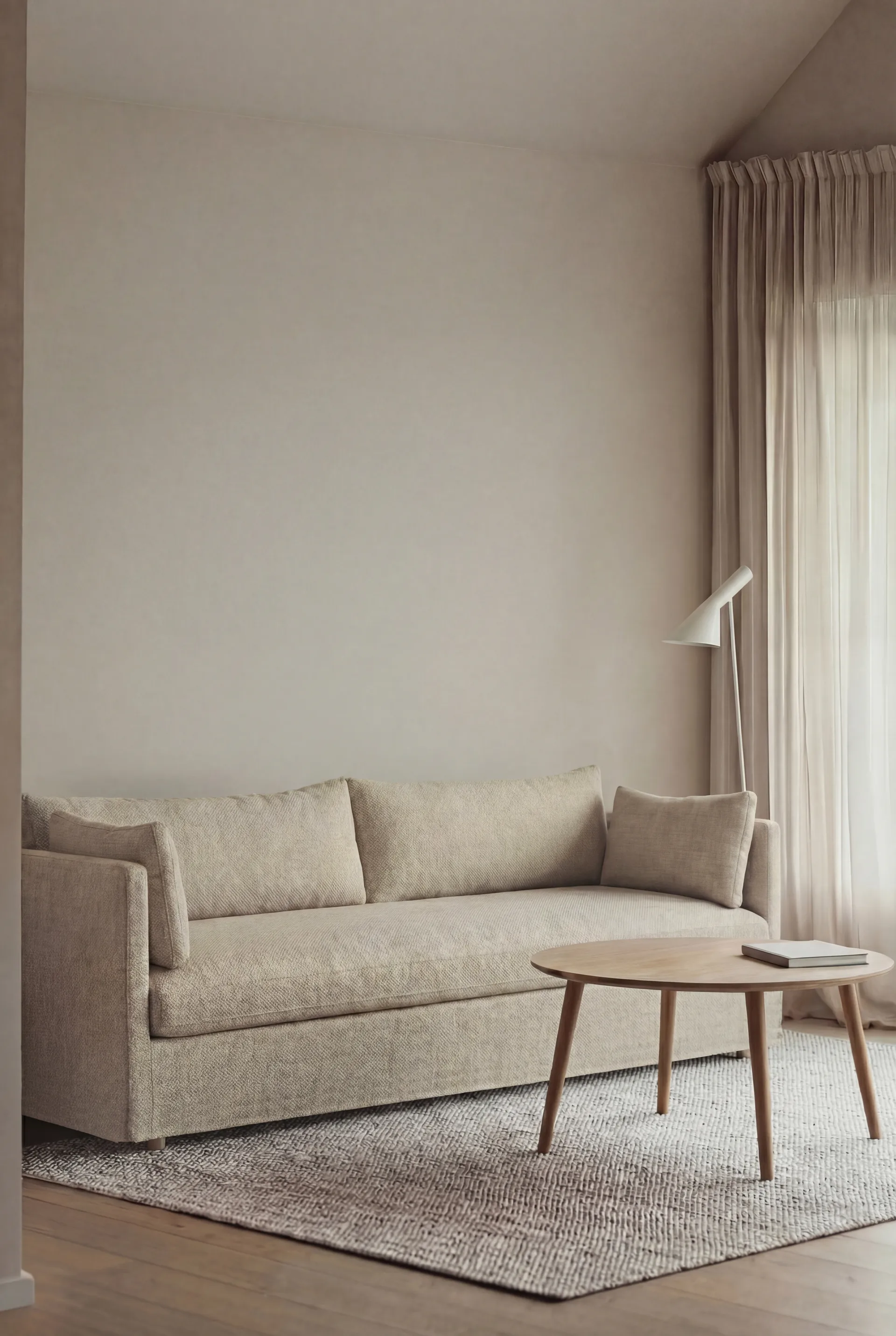 Sofá Linnevik, Bern beige 0341-carvalho branco oleado, 4 lugares, com saia 1898