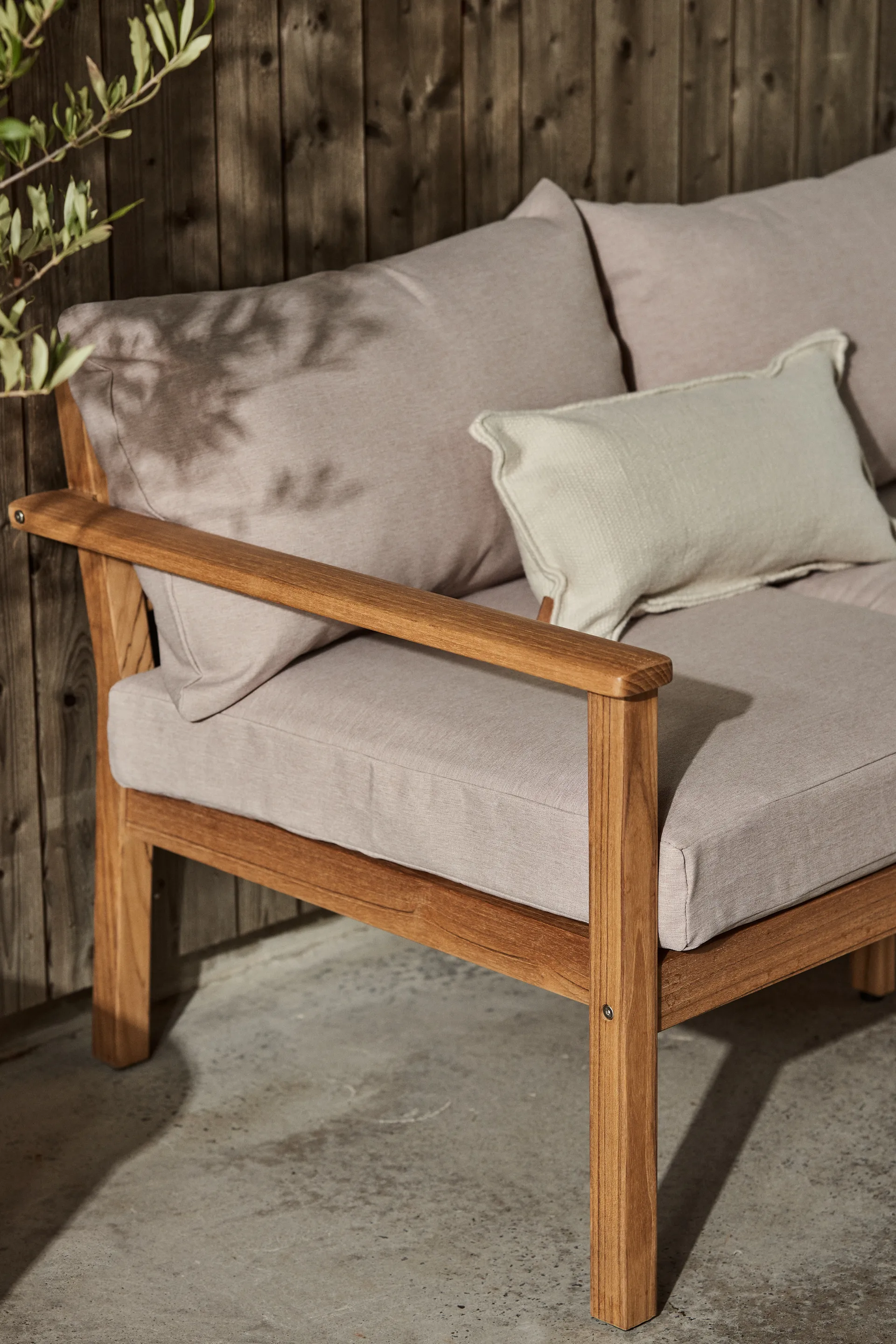 Sofá Stockaryd 3 lugares teak/beige,  1898