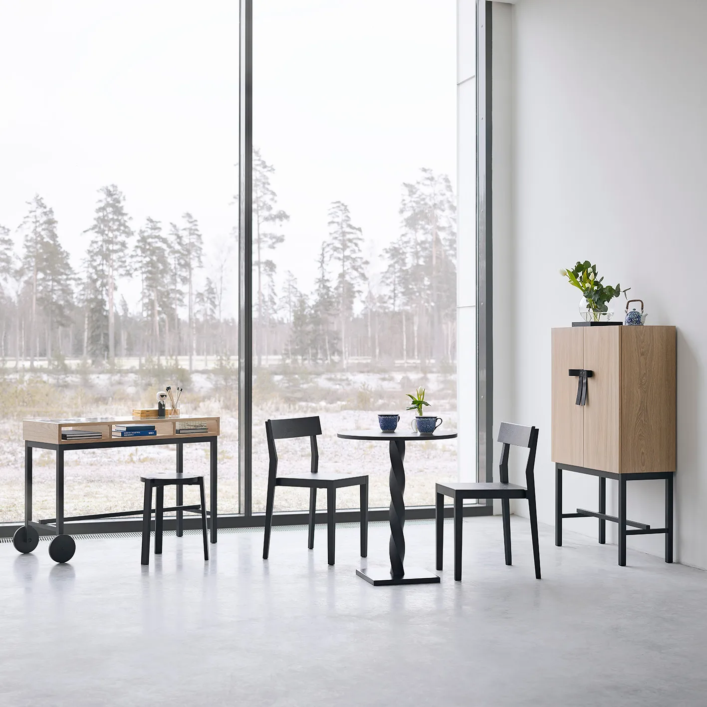 Armário The Bow, White-oiled oak-preto A2