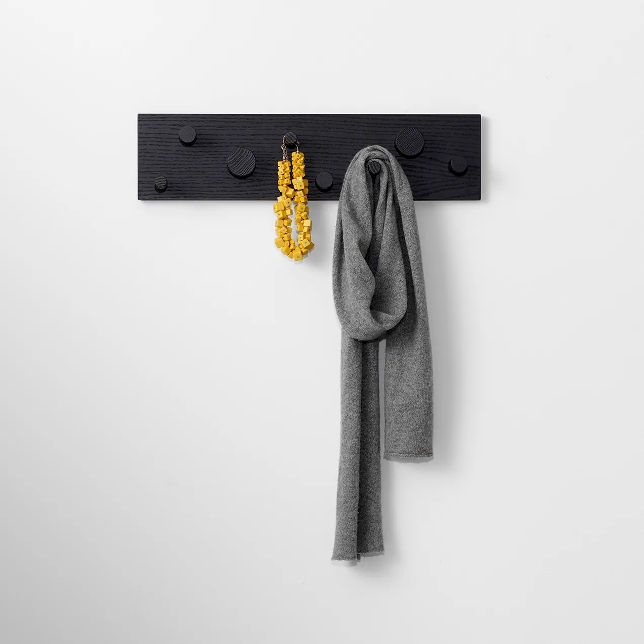 Cabide de casaco Fellow, Preto manchado carvalho-preto A2