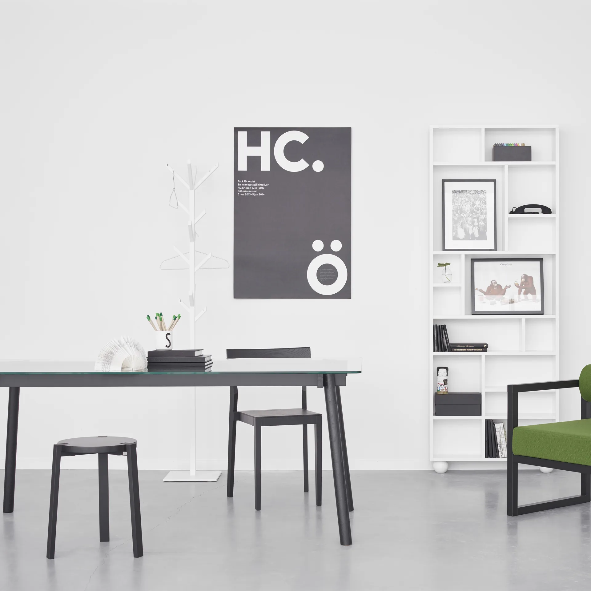 Mesa de jantar Corners, Cravalho verniz, vidro A2