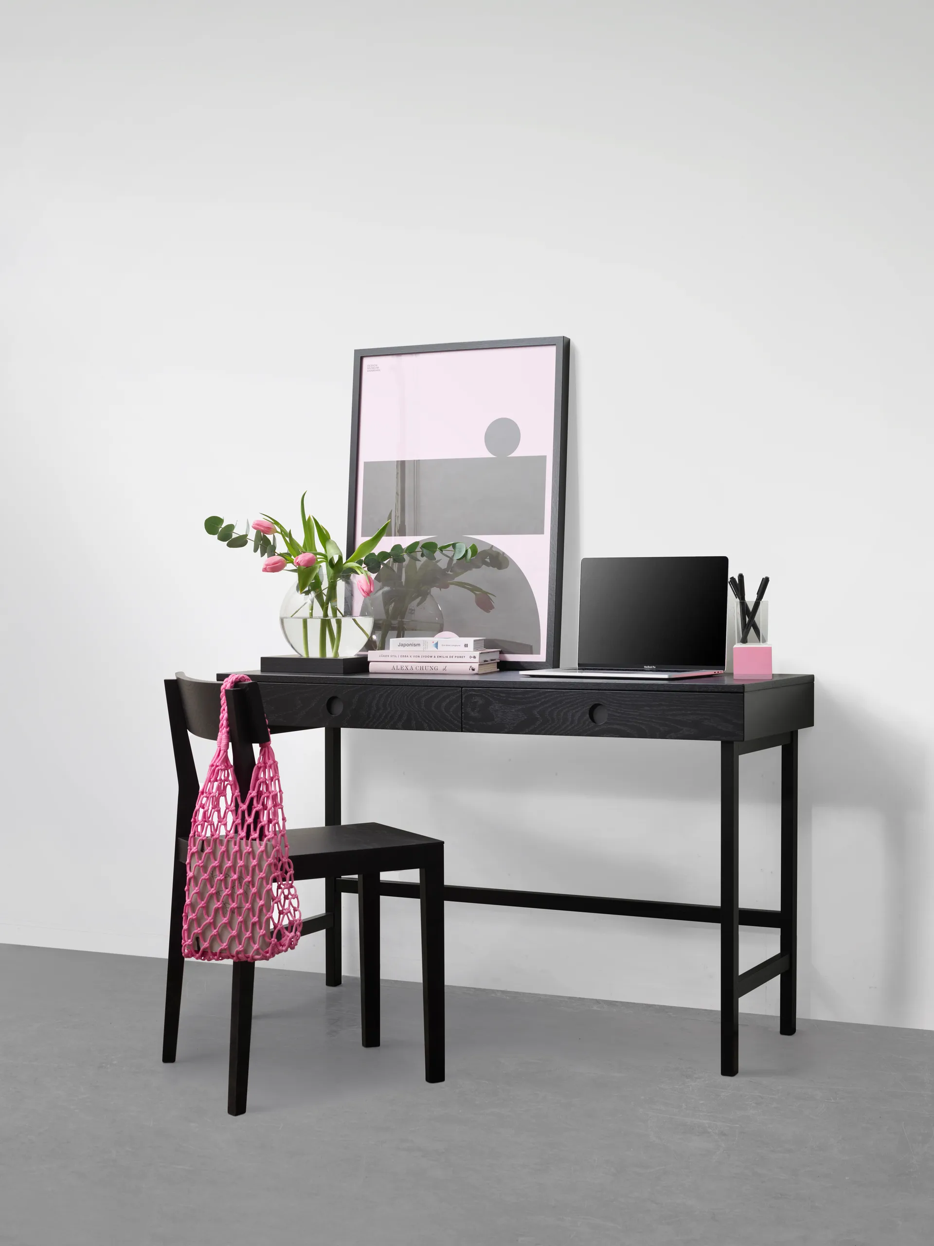 Mind secretária, Carvalho tingido de preto, 118x74x44 cm A2