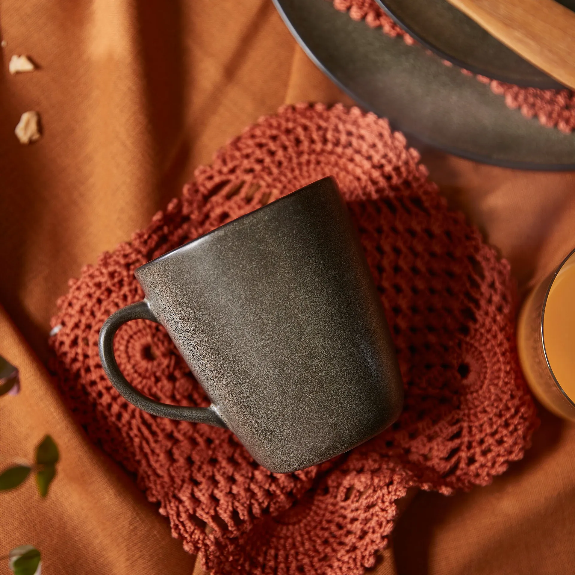 Caneca com asa Raw 35 cl, Forest brown Aida