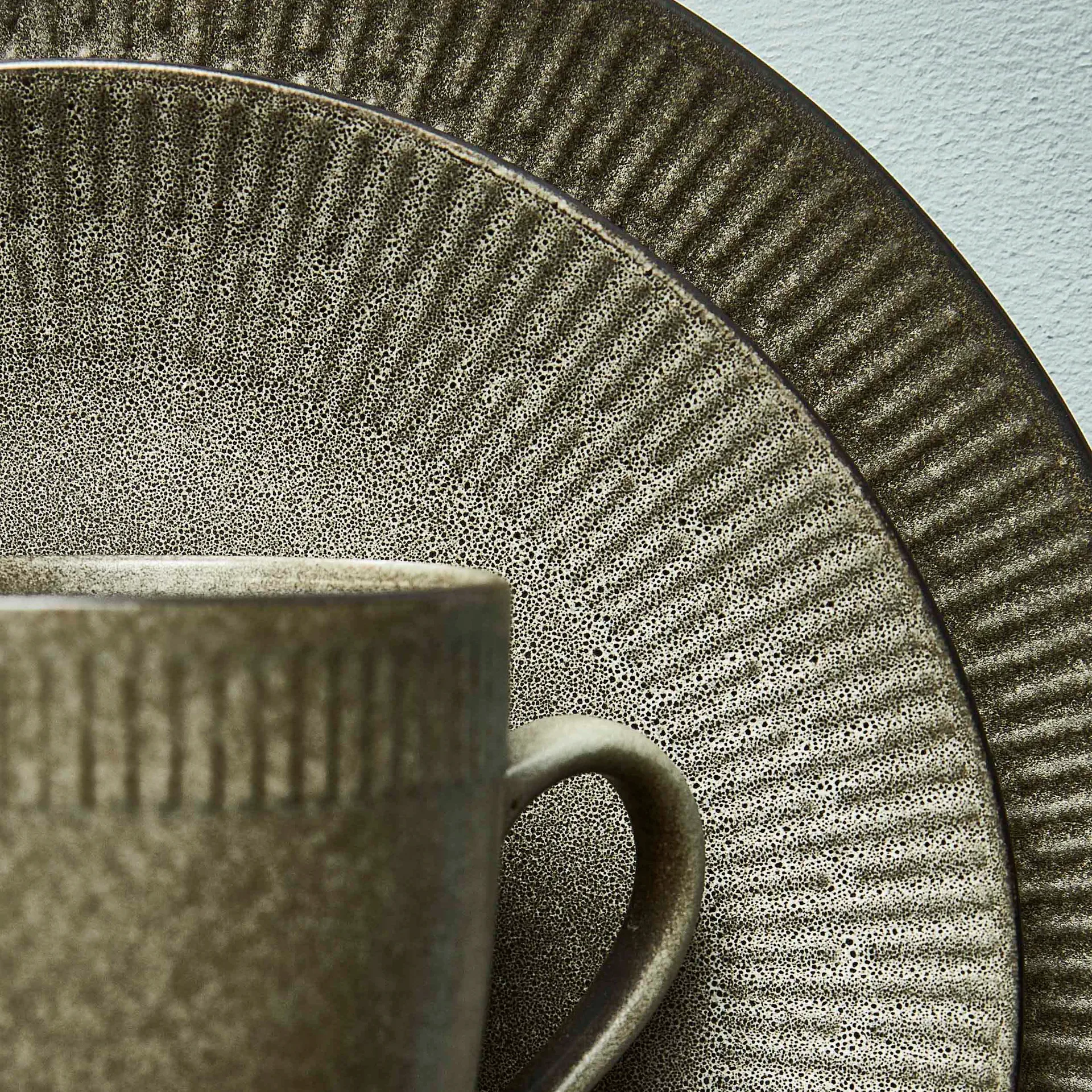 Caneca Relief 30 cl, cinza Aida