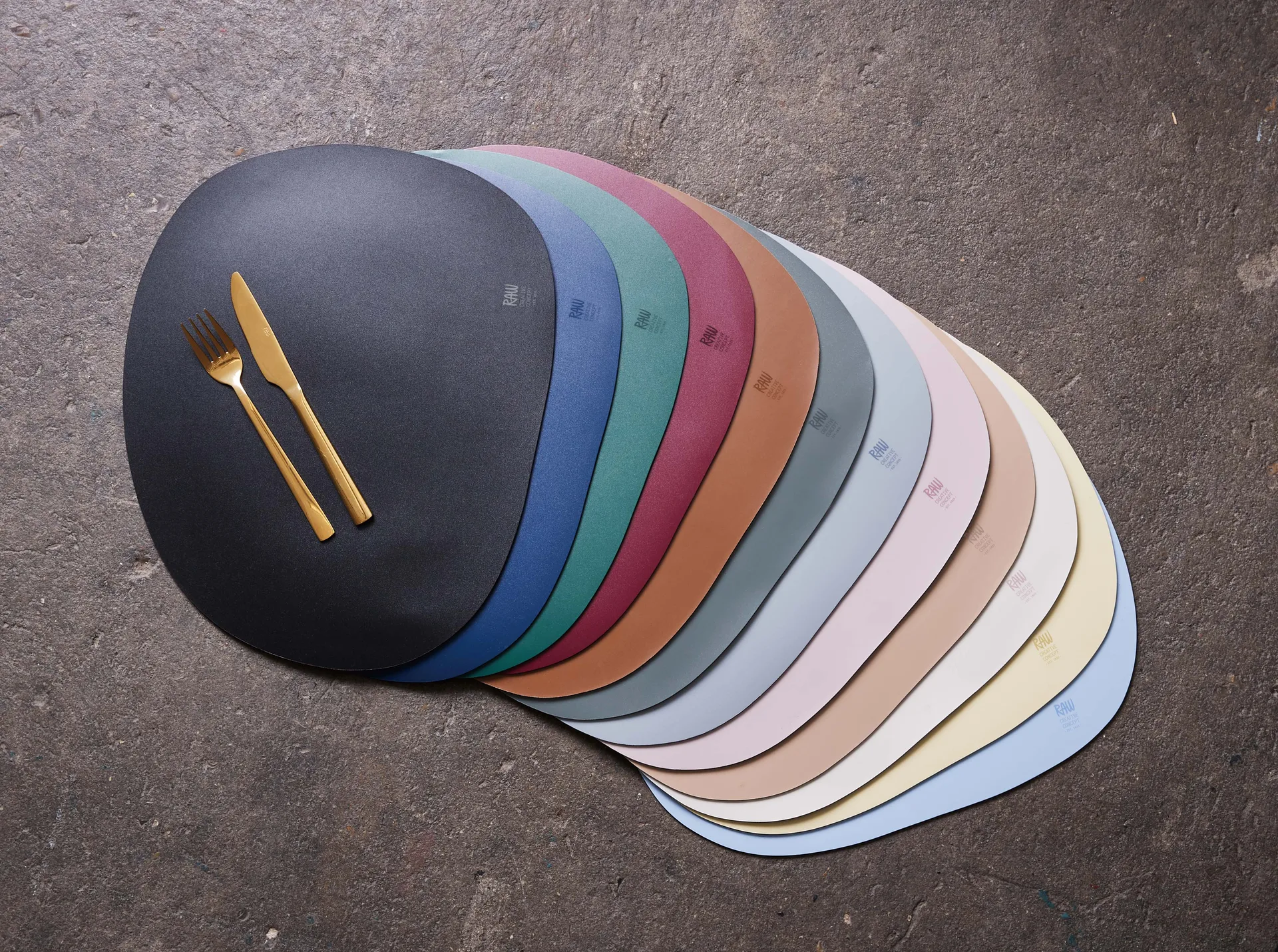 Individual de mesa em silicone Raw creative 41x33,5 cm, Preto Aida