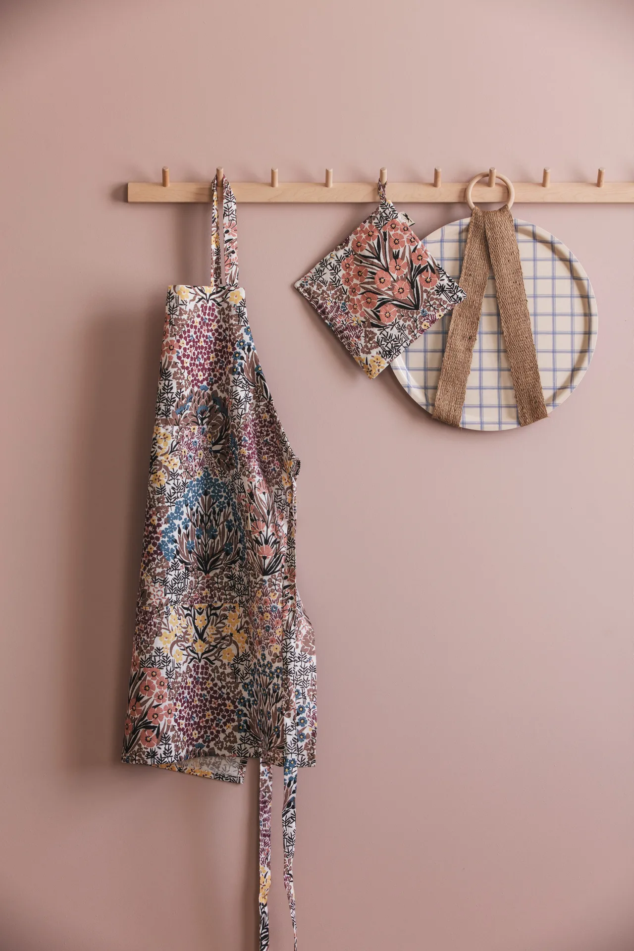 Avental Botanic Garden, Rosa castanho Almedahls