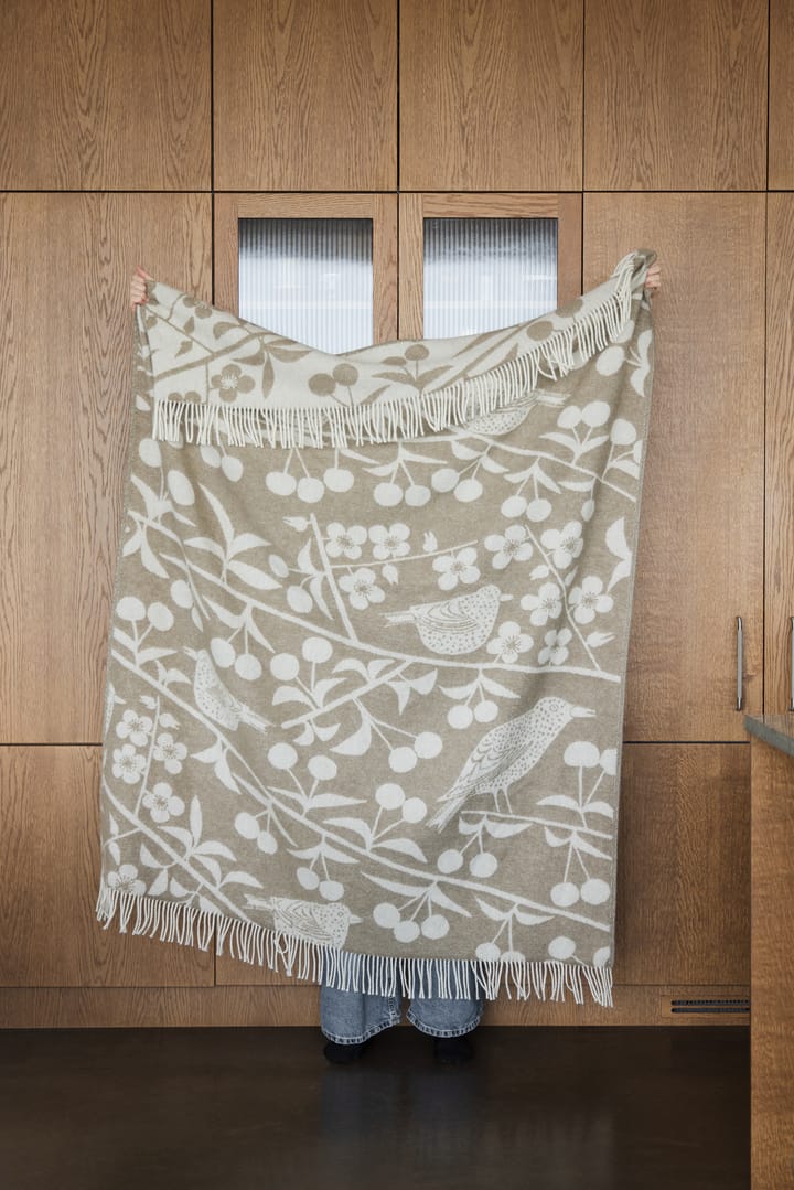 Körsbärsträdgården manta 130x170 cm, Castanho-branco sujo Almedahls