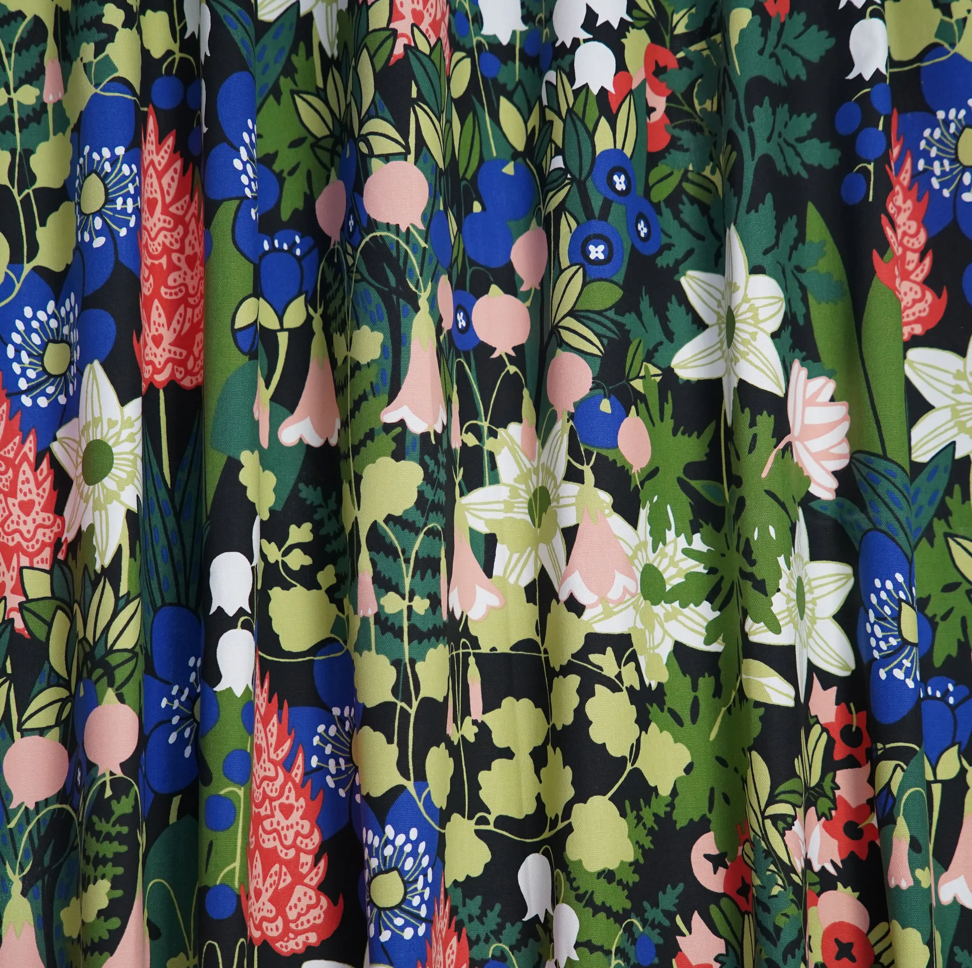 Skogen tecido, Preto-verde-rosa Almedahls
