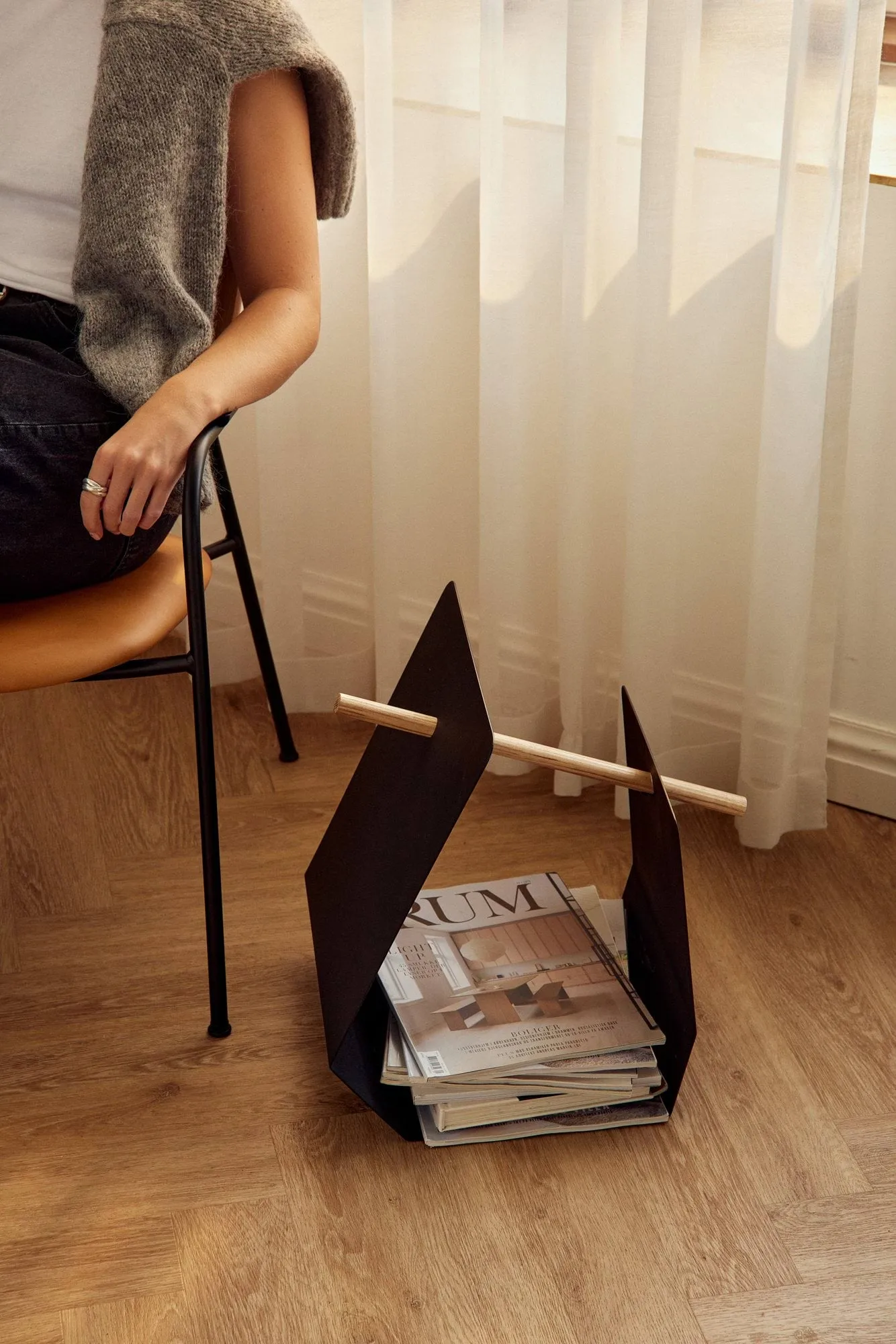 Edge suporte para revistas, Black (preto) Andersen Furniture