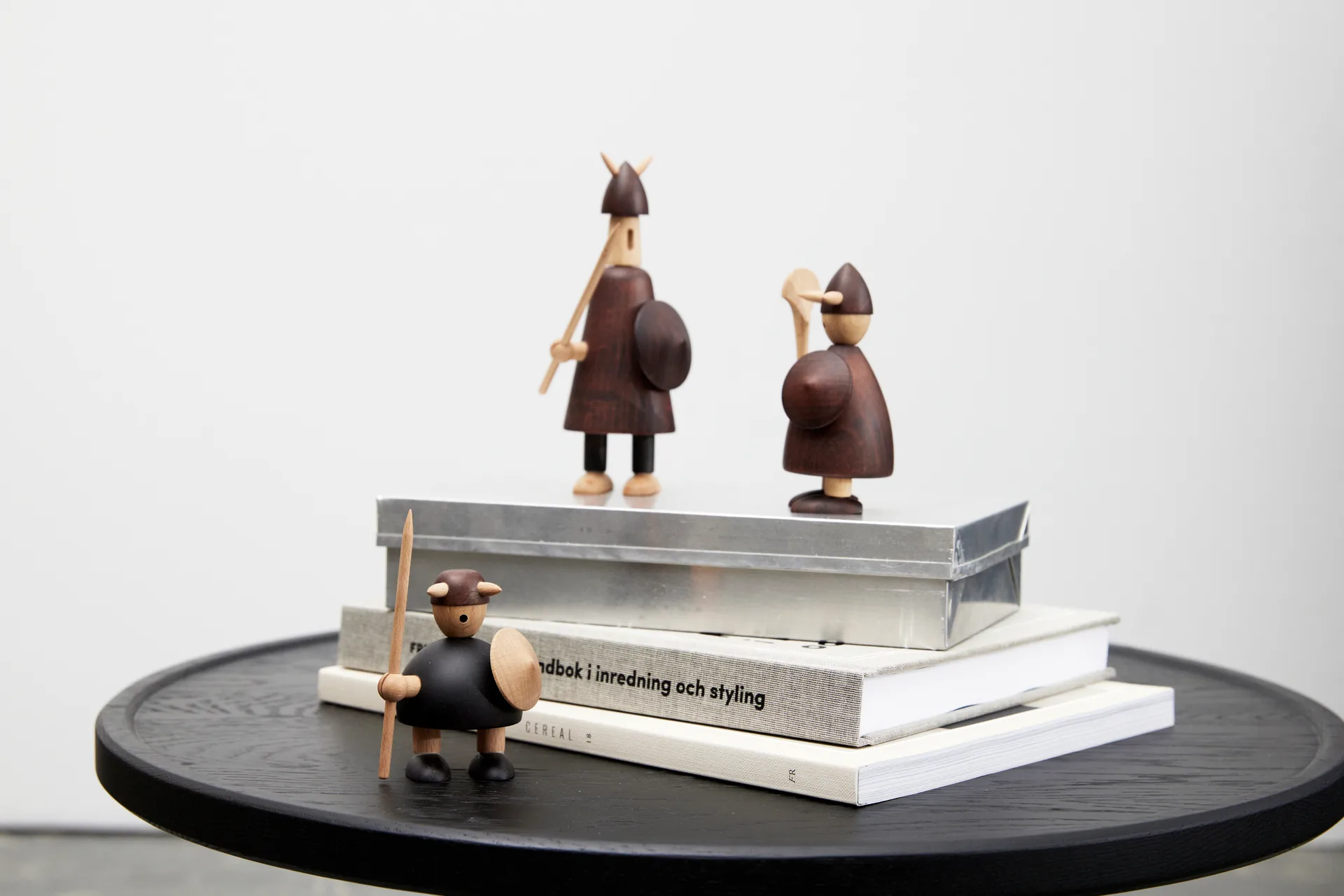 Figura de madeira The vikings of Denmark Small, Stained beech Andersen Furniture