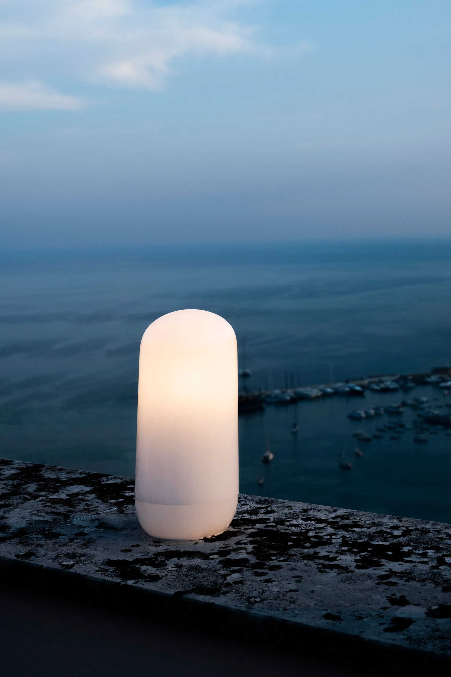 Candeeiro de mesa portátil Gople 26,7 cm, Branco Artemide