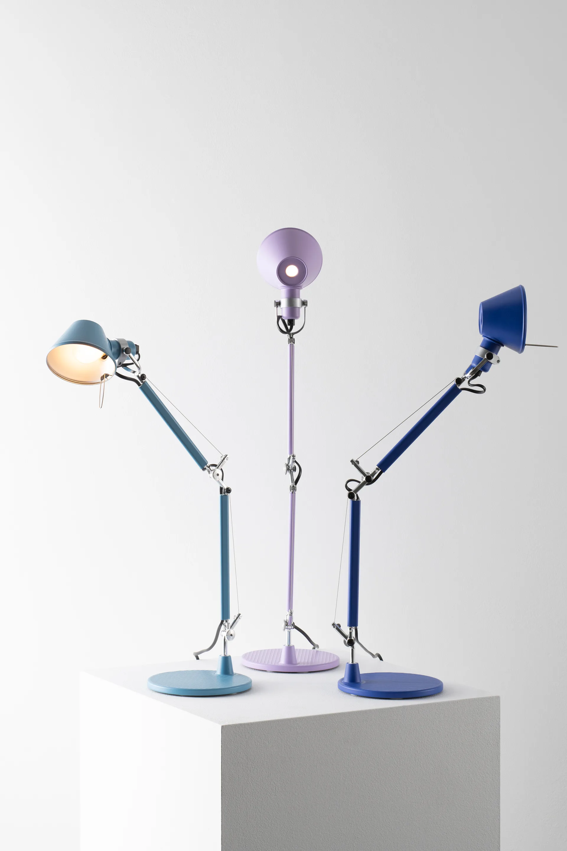 Tolomeo micro candeeiro de mesa , Azul claro Artemide