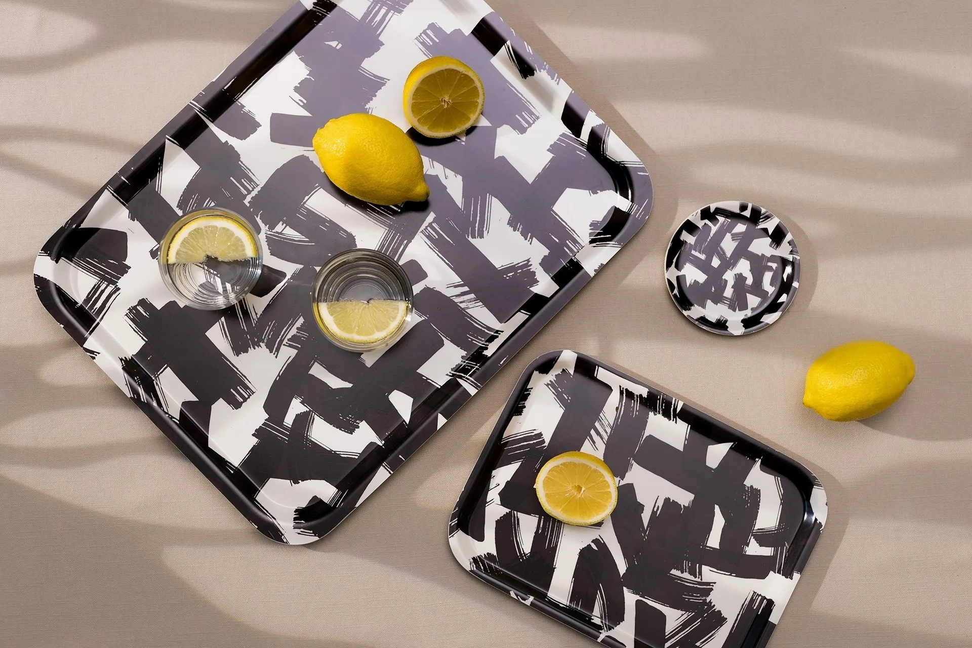 Kryss bandeja 20x27 cm, Preto-branco Åry Home