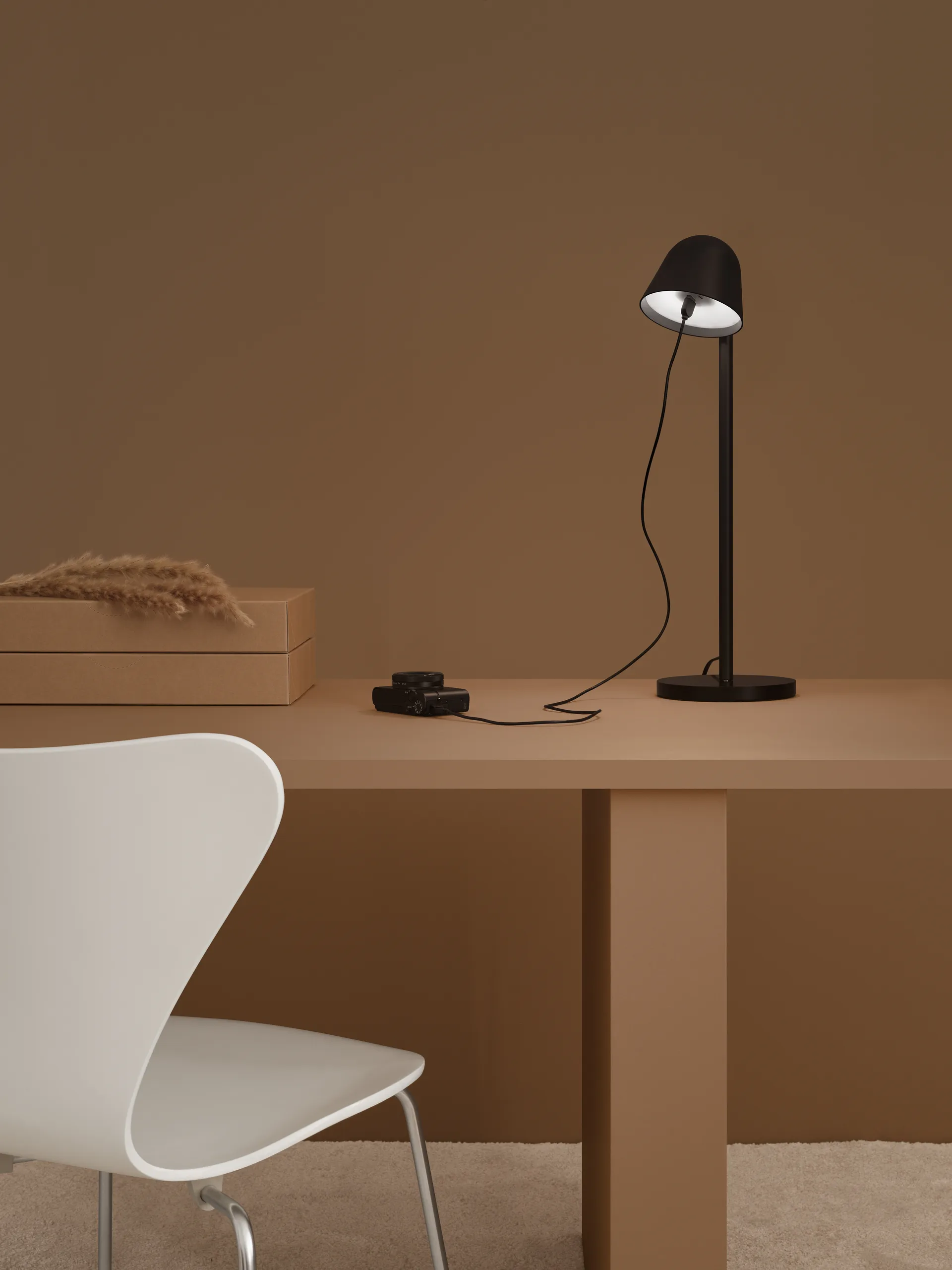 Candeeiro de mesa Charge 57,3 cm, Preto Ateljé Lyktan