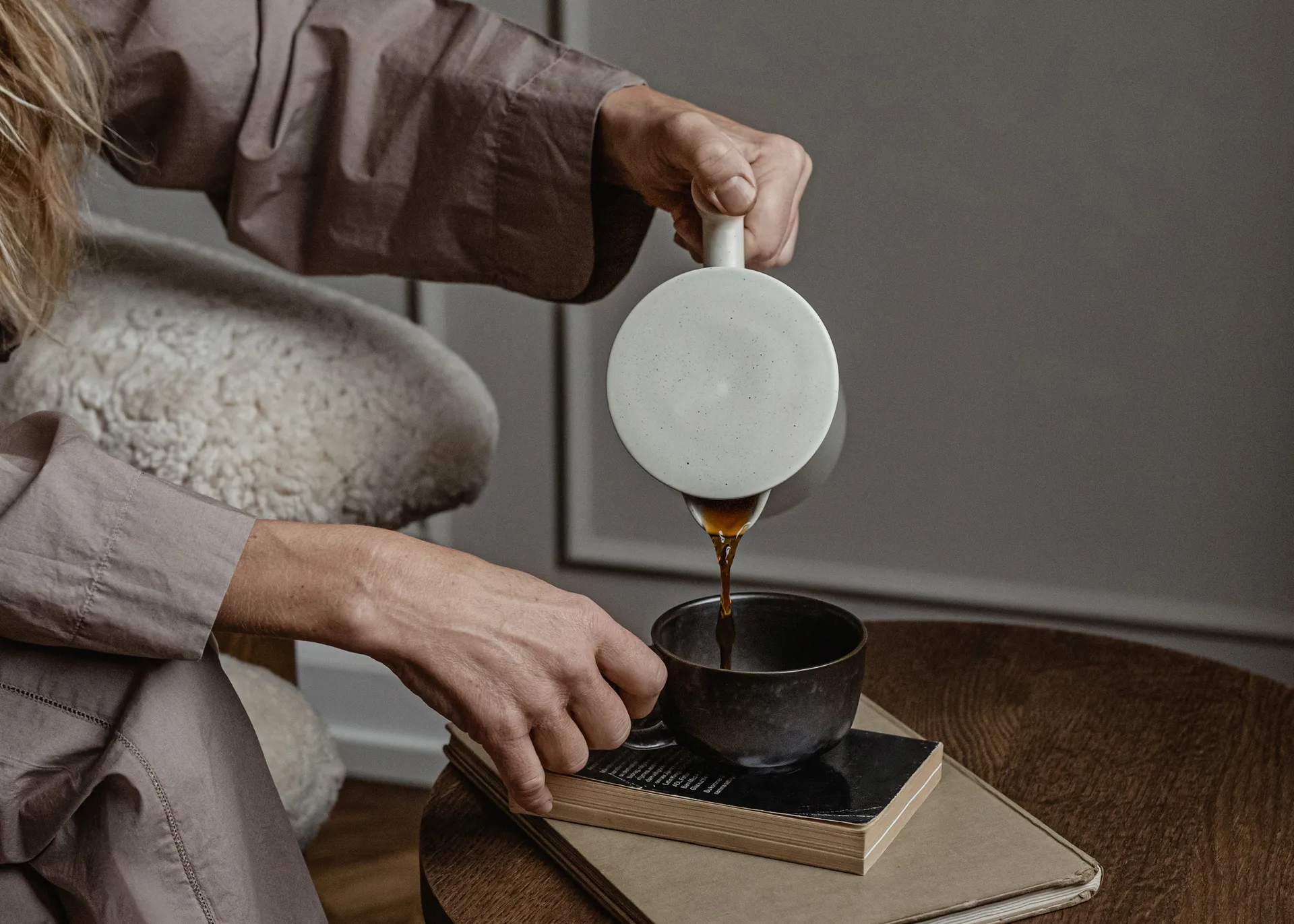 Bule de café 1 litro Yana, Cinza envernizado Audo Copenhagen