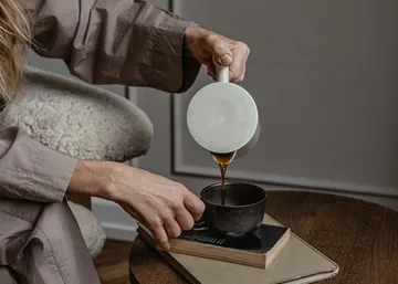 Bule de café 1 litro Yana - Cinza envernizado - Audo Copenhagen