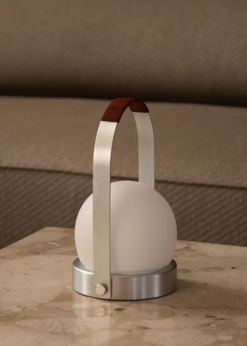 Candeeiro de mesa portátil Carrie - Alumínio escovado - Audo Copenhagen