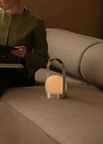 Candeeiro de mesa portátil Carrie - Alumínio escovado - Audo Copenhagen