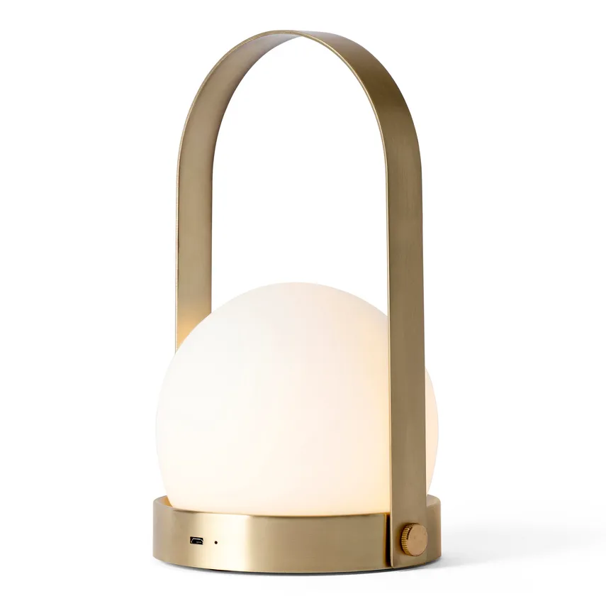 Candeeiro de mesa portátil Carrie, latão escovado Audo Copenhagen