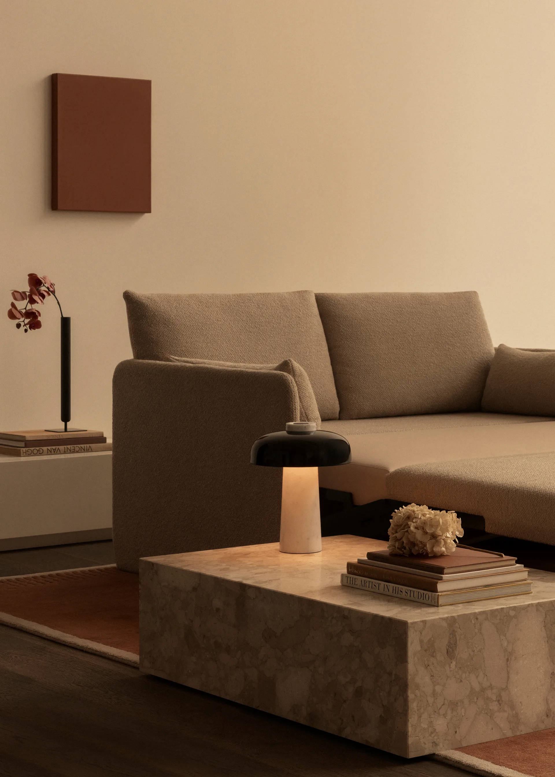 Candeeiro de mesa Reverse 30 cm, Carrara-black Audo Copenhagen