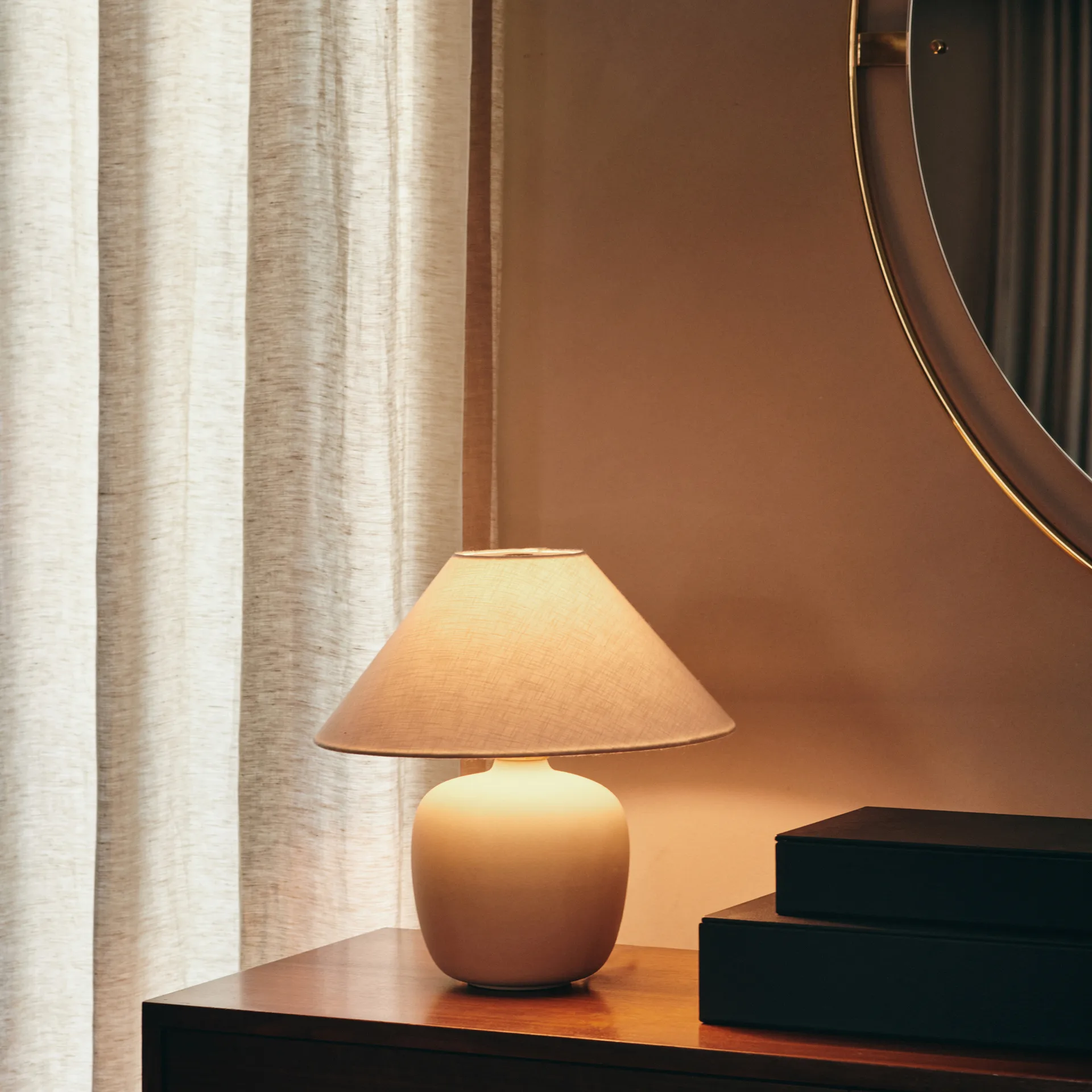 Candeeiro de mesa Torso 37 cm, Off white Audo Copenhagen