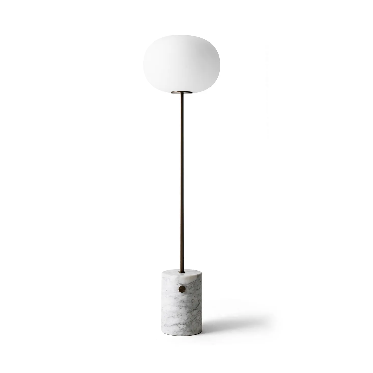 Candeeiro de pé JWDA, Carrara mármore-latão bronzeado, 130 cm Audo Copenhagen