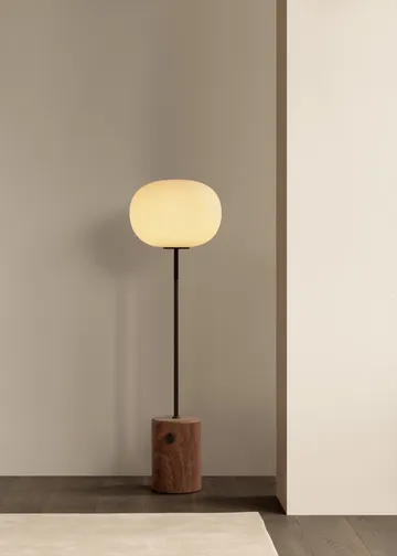 Candeeiro de pé JWDA - Red travertine, 130 cm - Audo Copenhagen