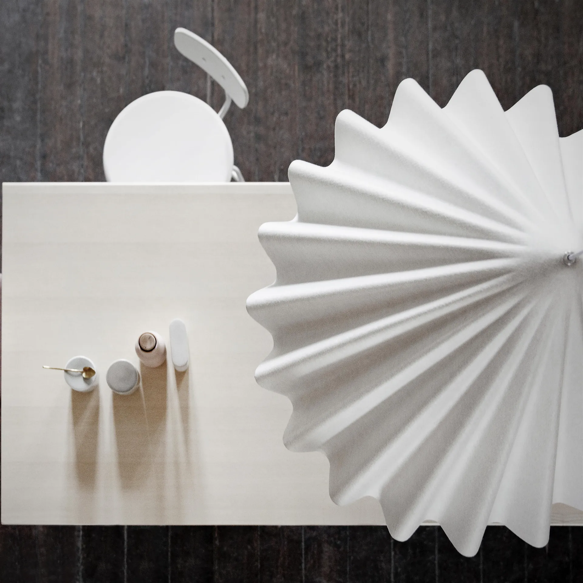 Candeeiro de teto Dancing Ø95 cm, off white Audo Copenhagen