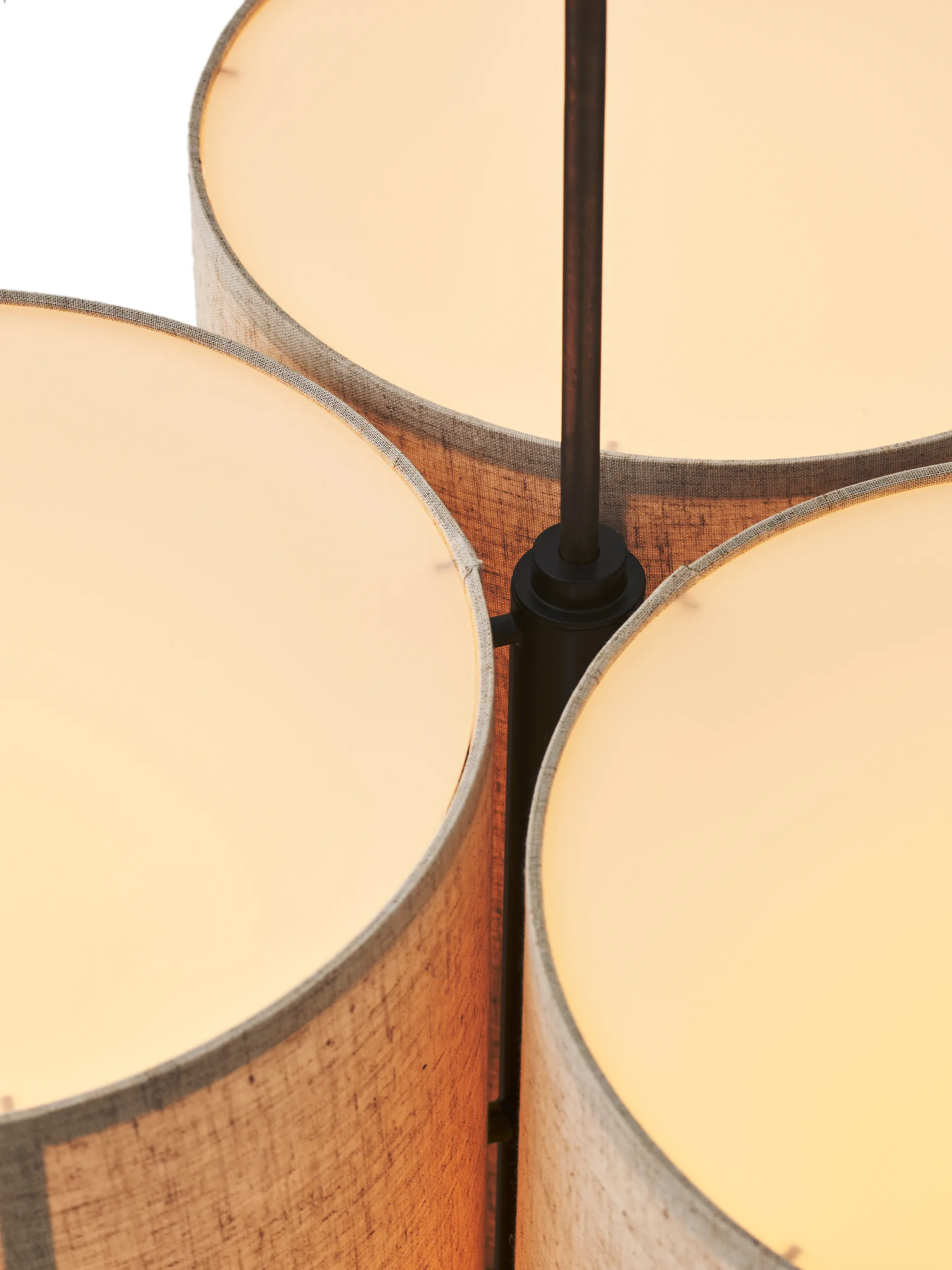 Candeeiro suspenso raw Hashira Cluster, 75 cm Audo Copenhagen