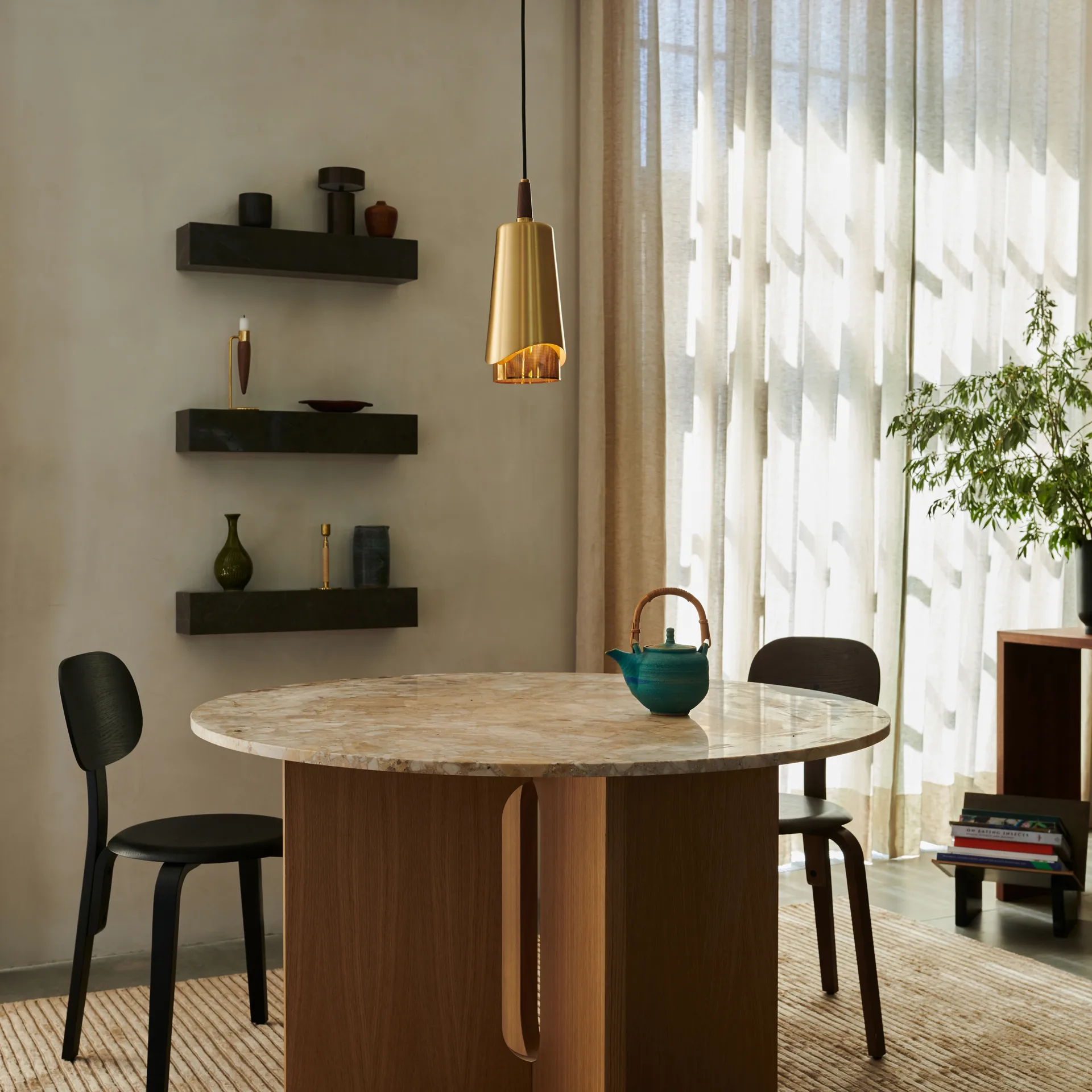 Candeeiro suspenso Umanoff, latão polido-nogueira Audo Copenhagen