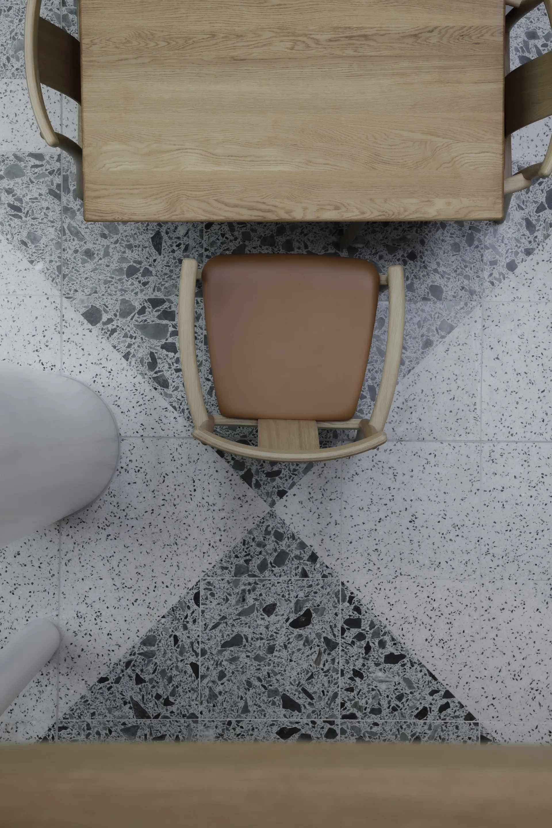 Merkur poltrona com almofada, Carvalho- Dakar 0250 cognac Audo Copenhagen