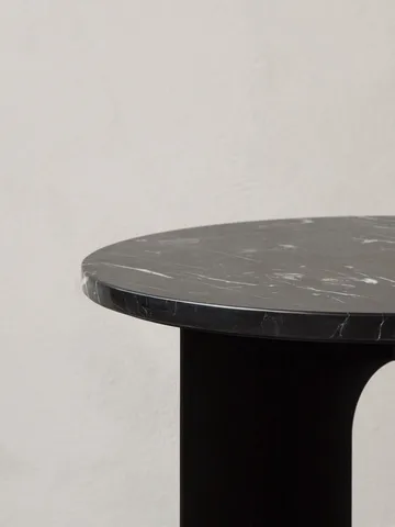 Mesa de apoio Androgyne - Emparador, Ø65 cm - Audo Copenhagen