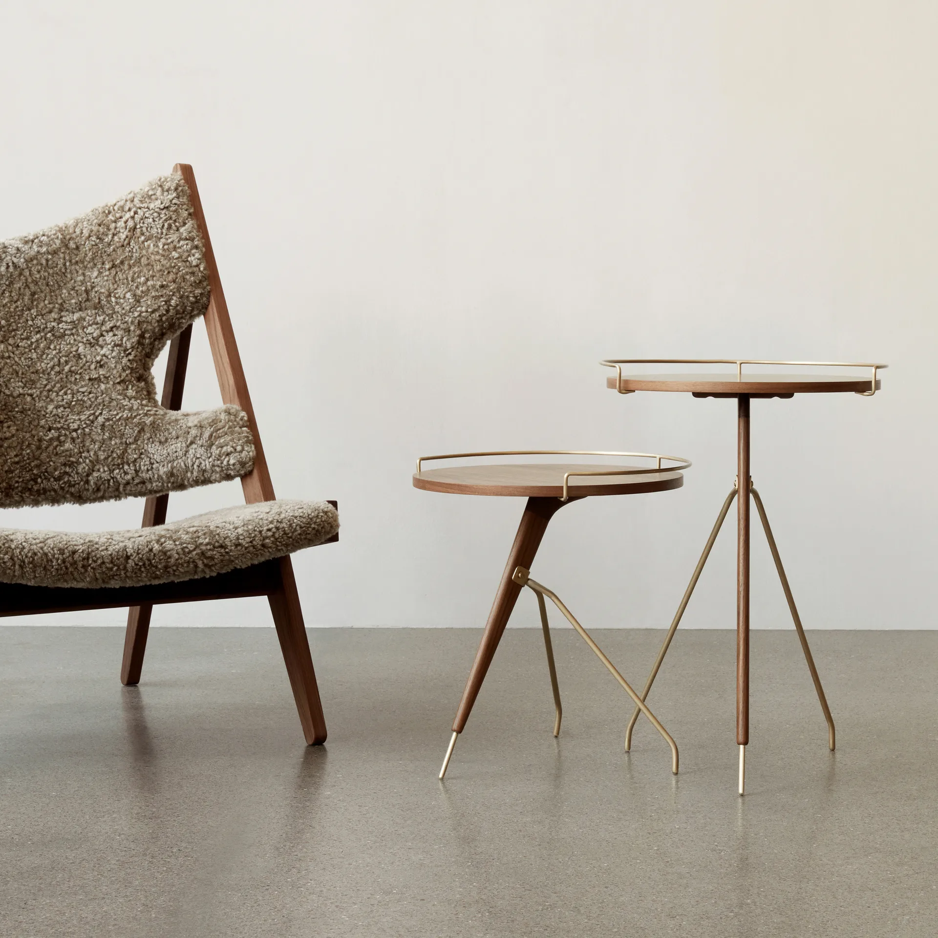 Mesa de apoio nogueira-brilhante latão Umanoff,  45 cm Audo Copenhagen