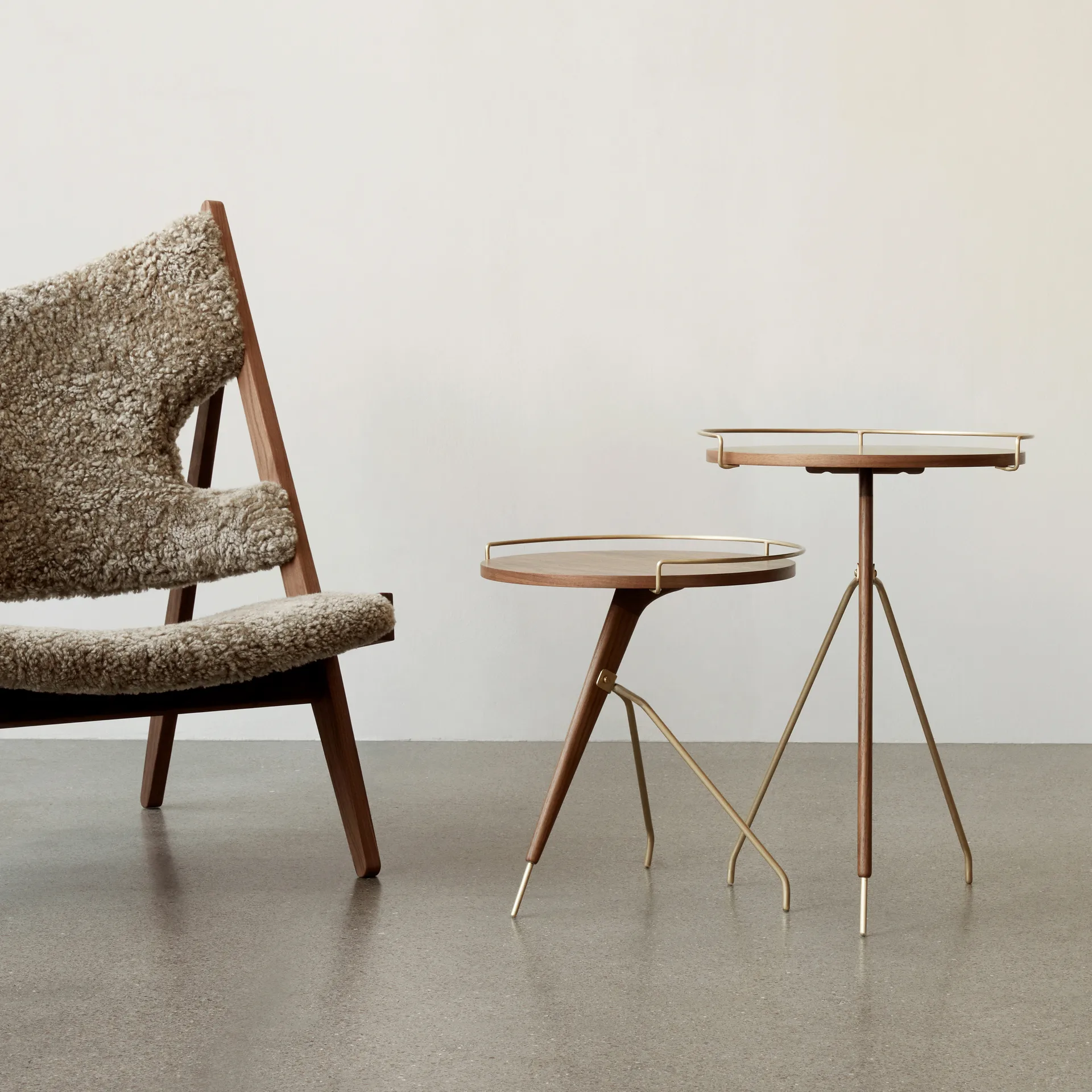 Mesa de apoio nogueira-brilhante latão Umanoff, 60 cm Audo Copenhagen