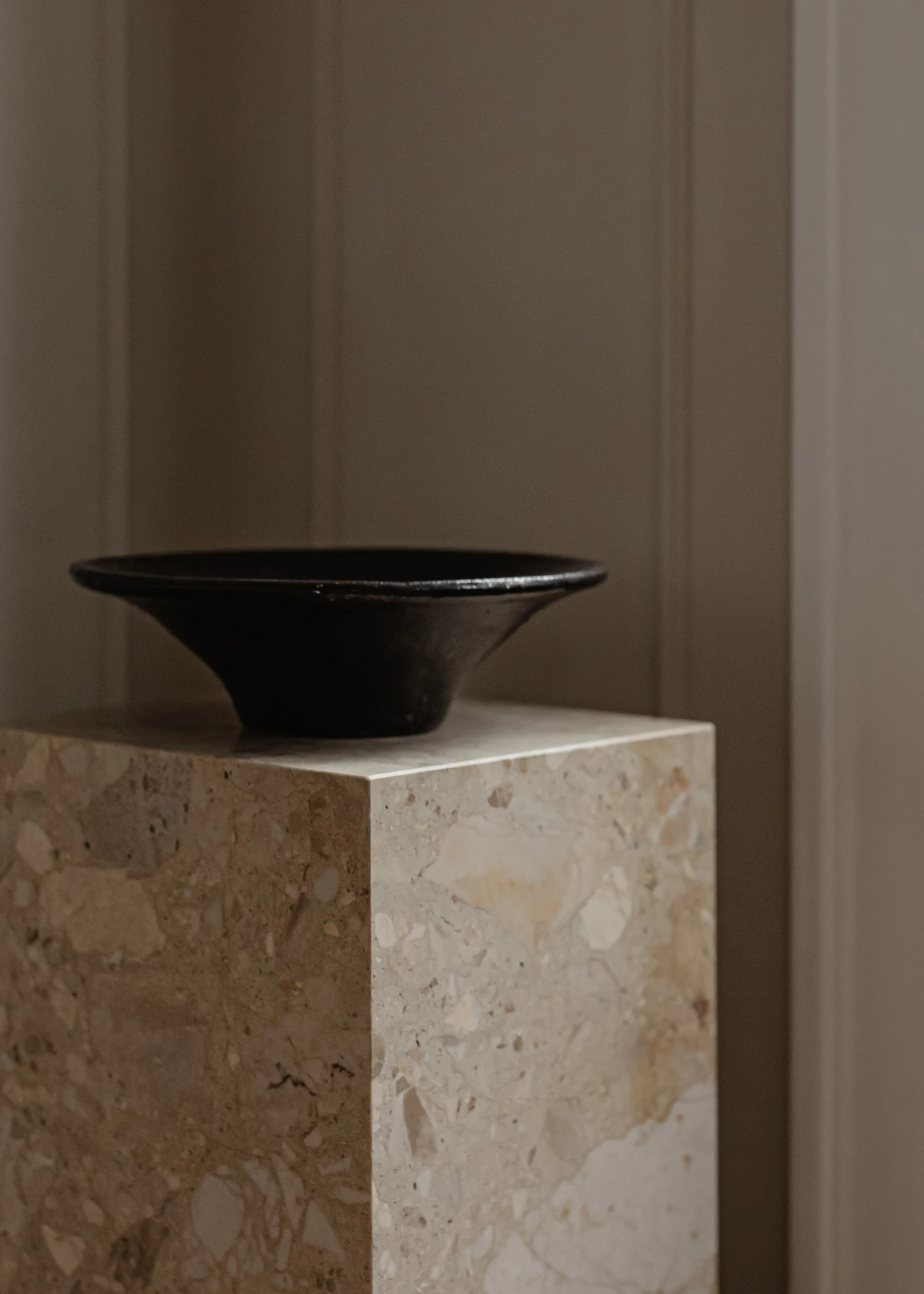 Plinth tall mesa lateral 30x30x51 cm, Kunis Breccia Audo Copenhagen