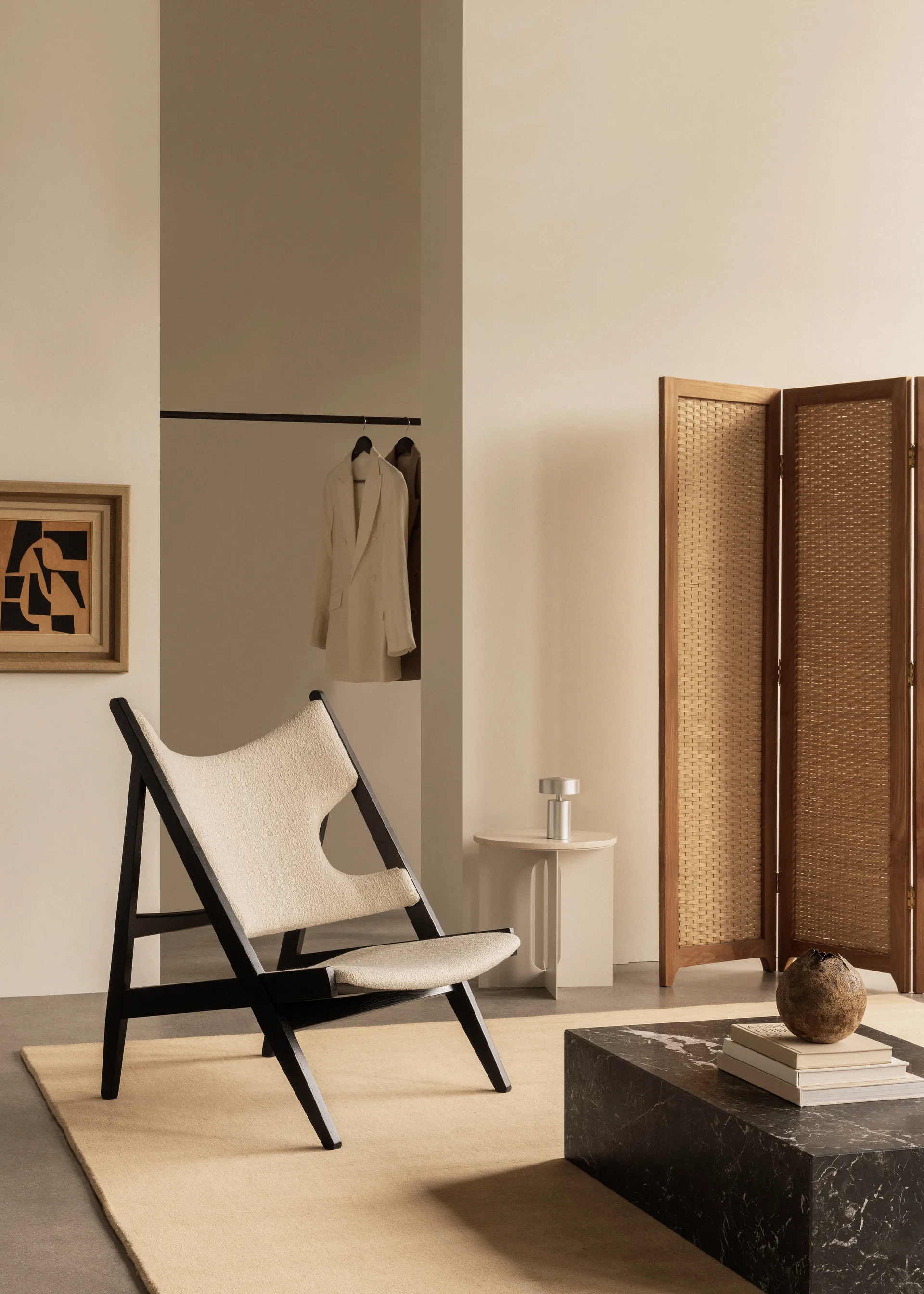 Poltrona Knitting, Barnum Bouclé 24-carvalho preto Audo Copenhagen