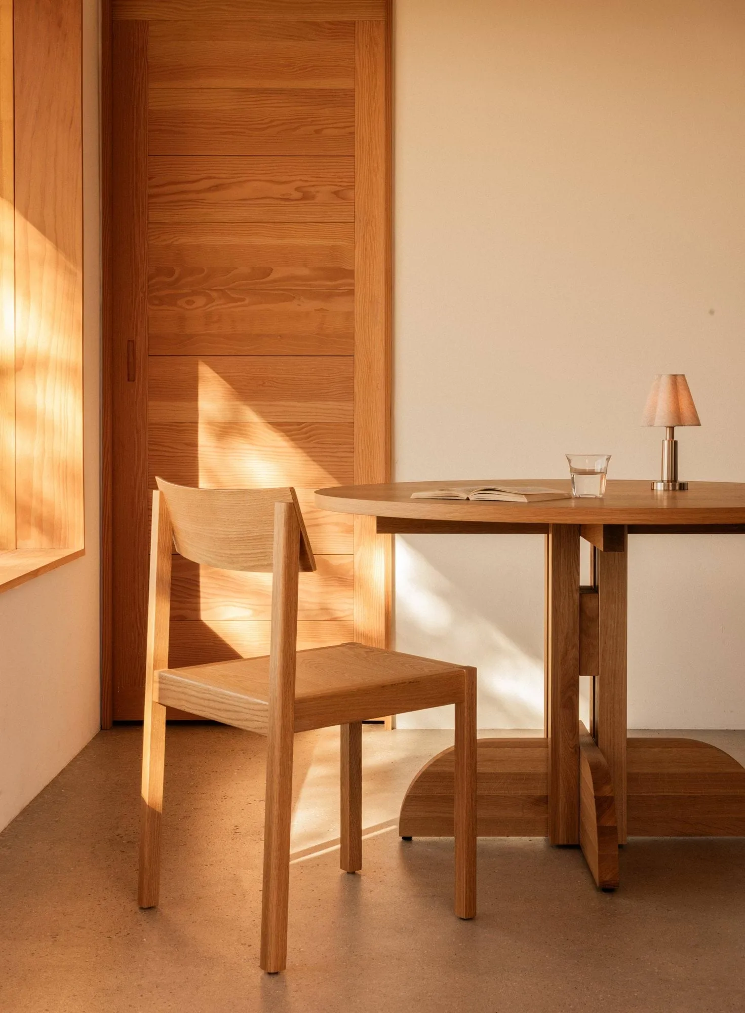 Puffin mesa de jantar em folha de carvalho natural, Folheado de carvalho natural, Ø140 cm Audo Copenhagen