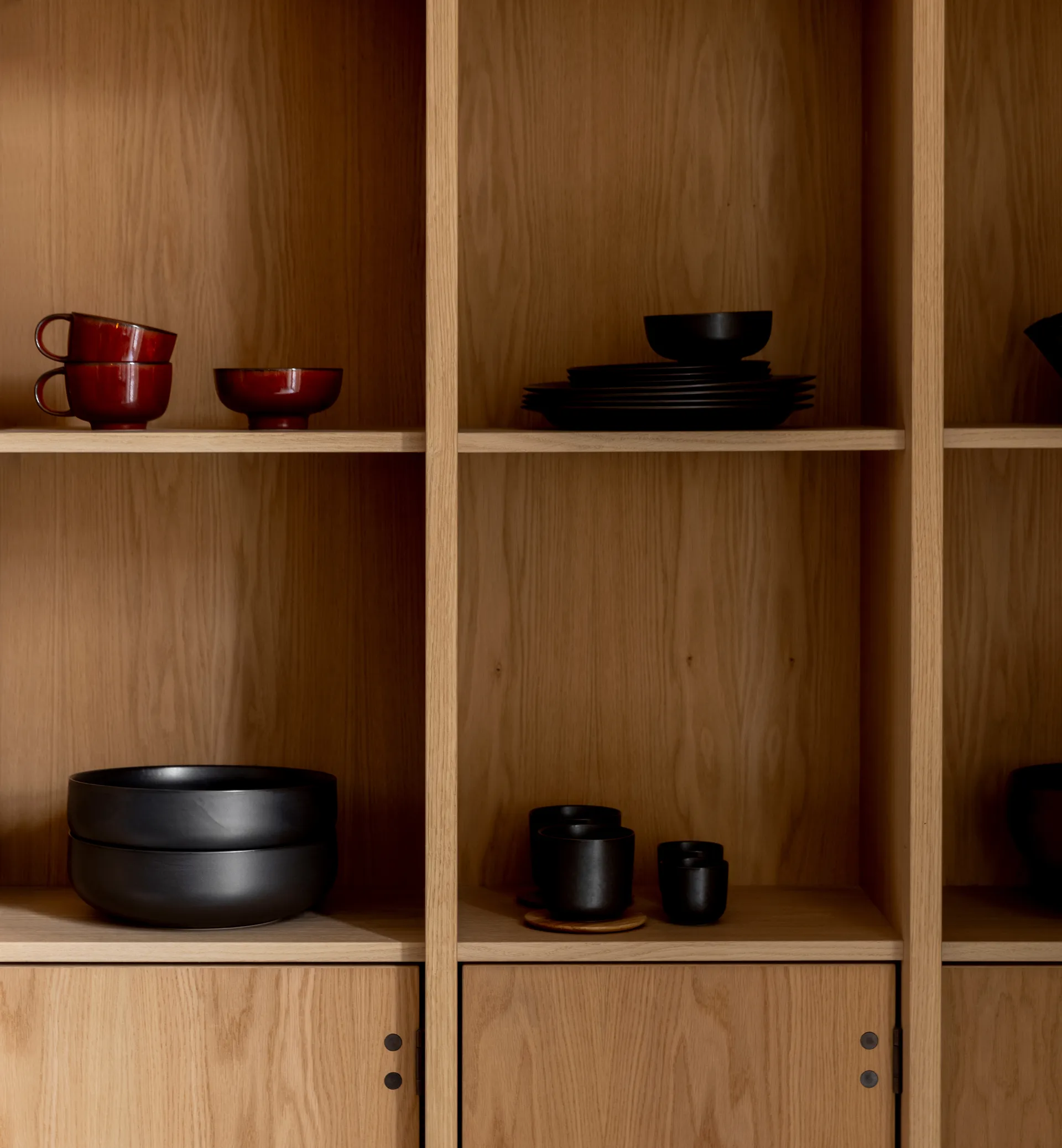 Tigela com pés New Norm Ø12 cm, envernizado escuro Audo Copenhagen