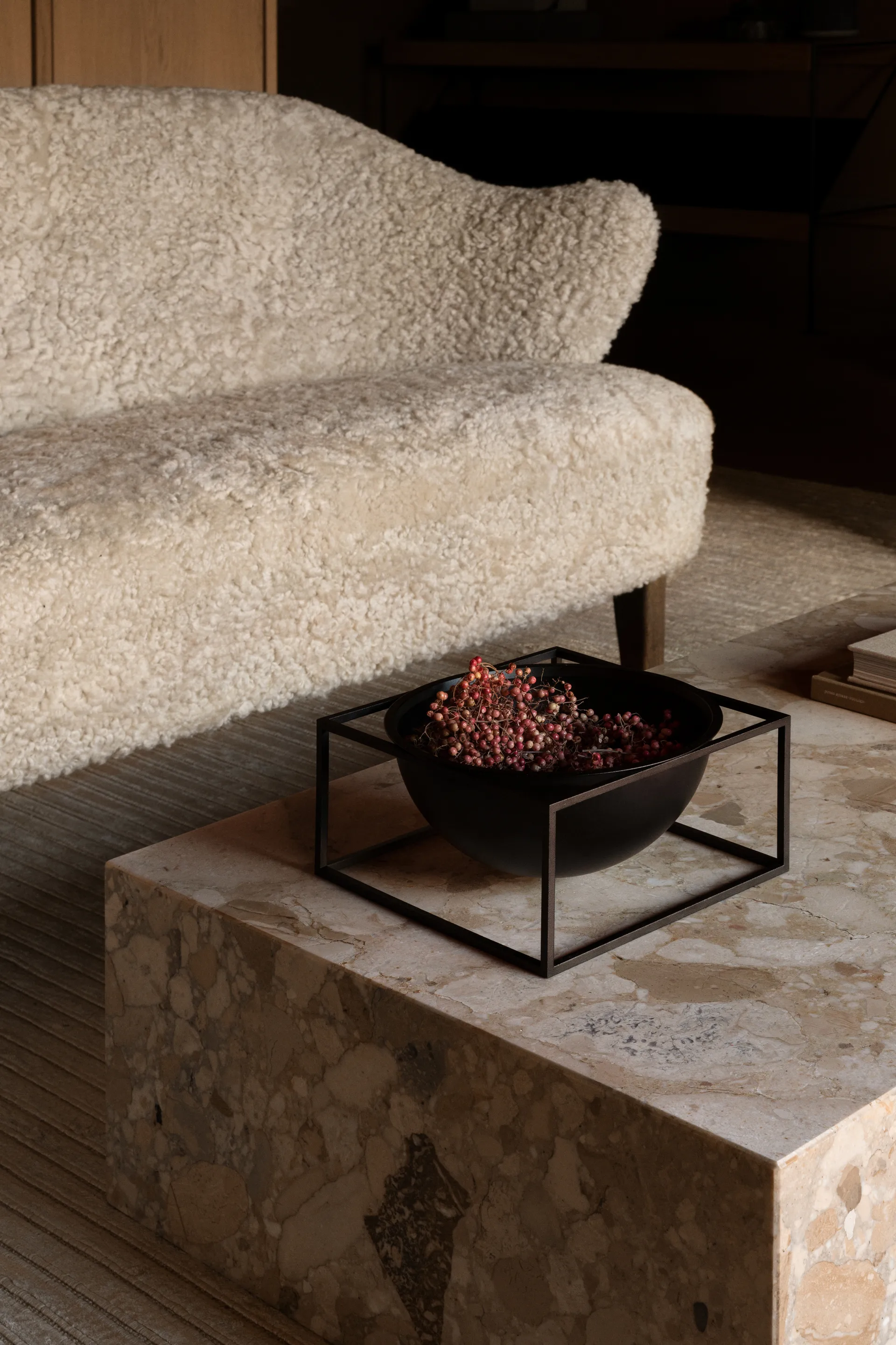 Tigela grande rasa Kubus, preto Audo Copenhagen