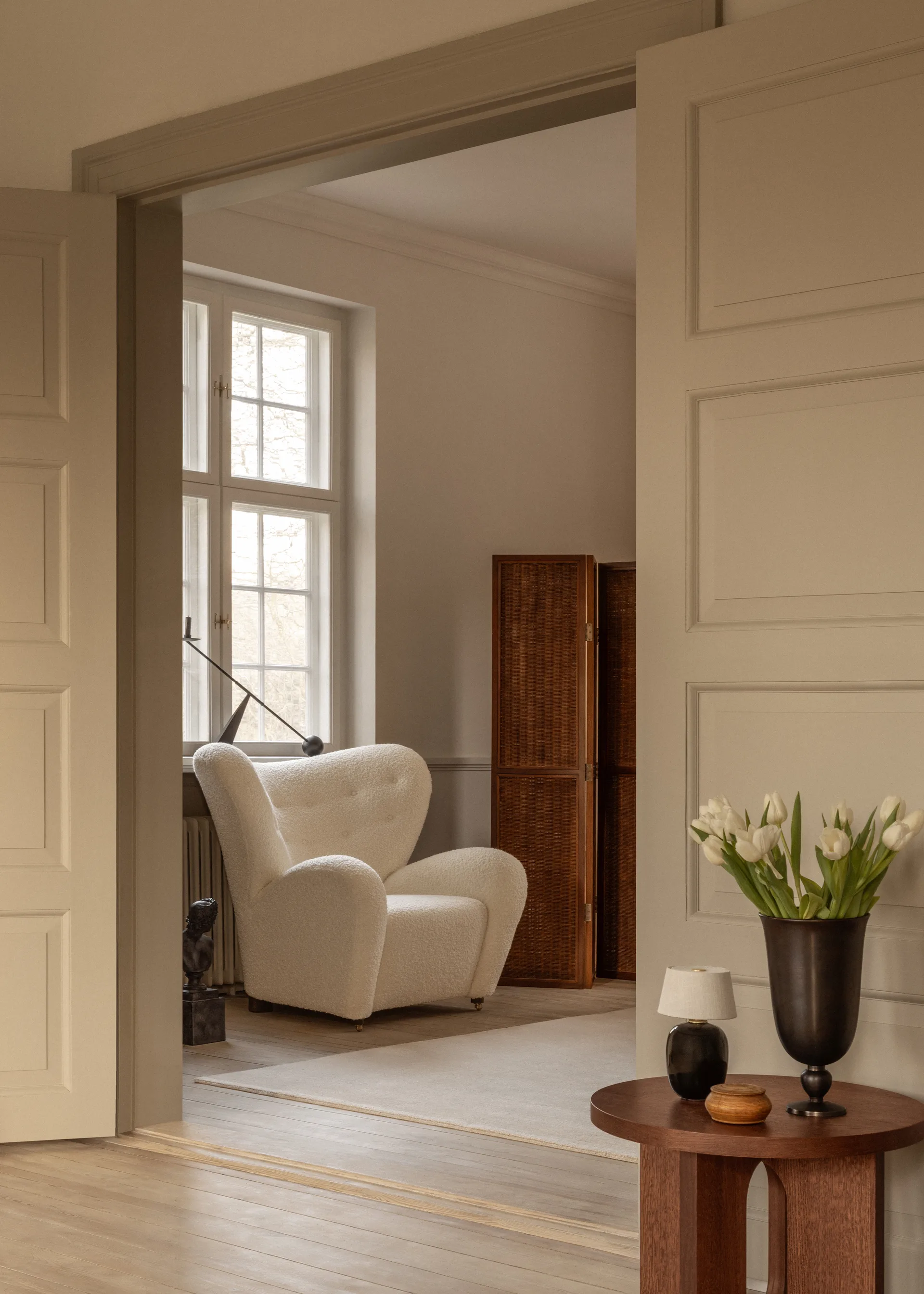 Vaso Pavot, Bronzed aluminium Audo Copenhagen