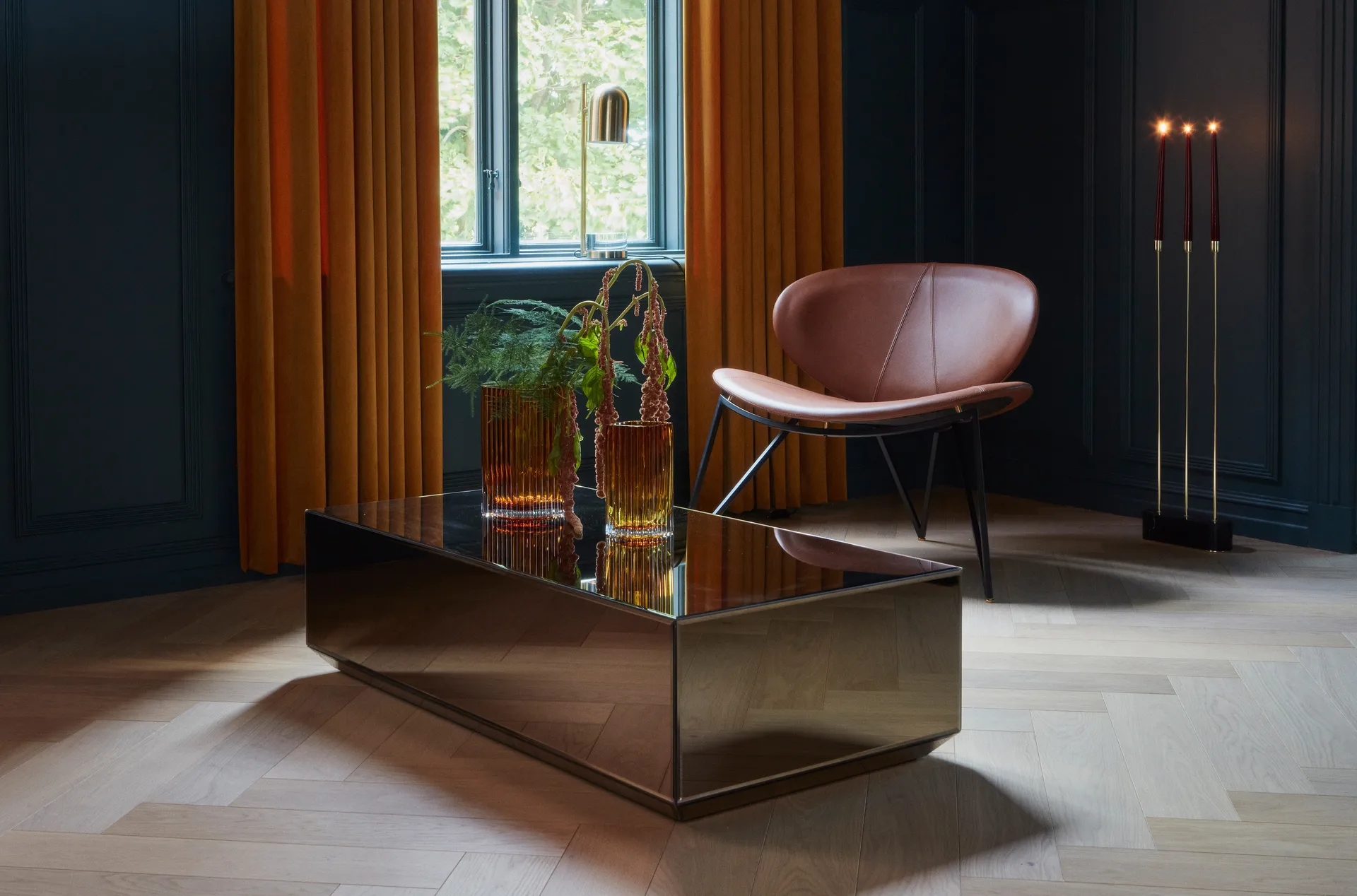 Cadeira lounge Semper, Preto-conhaque AYTM