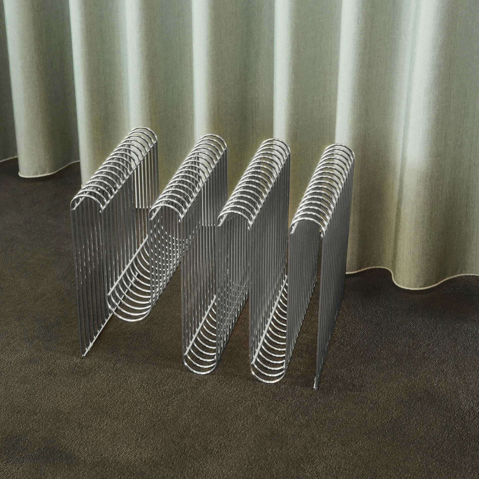 Curva porta-revistas , prateado AYTM