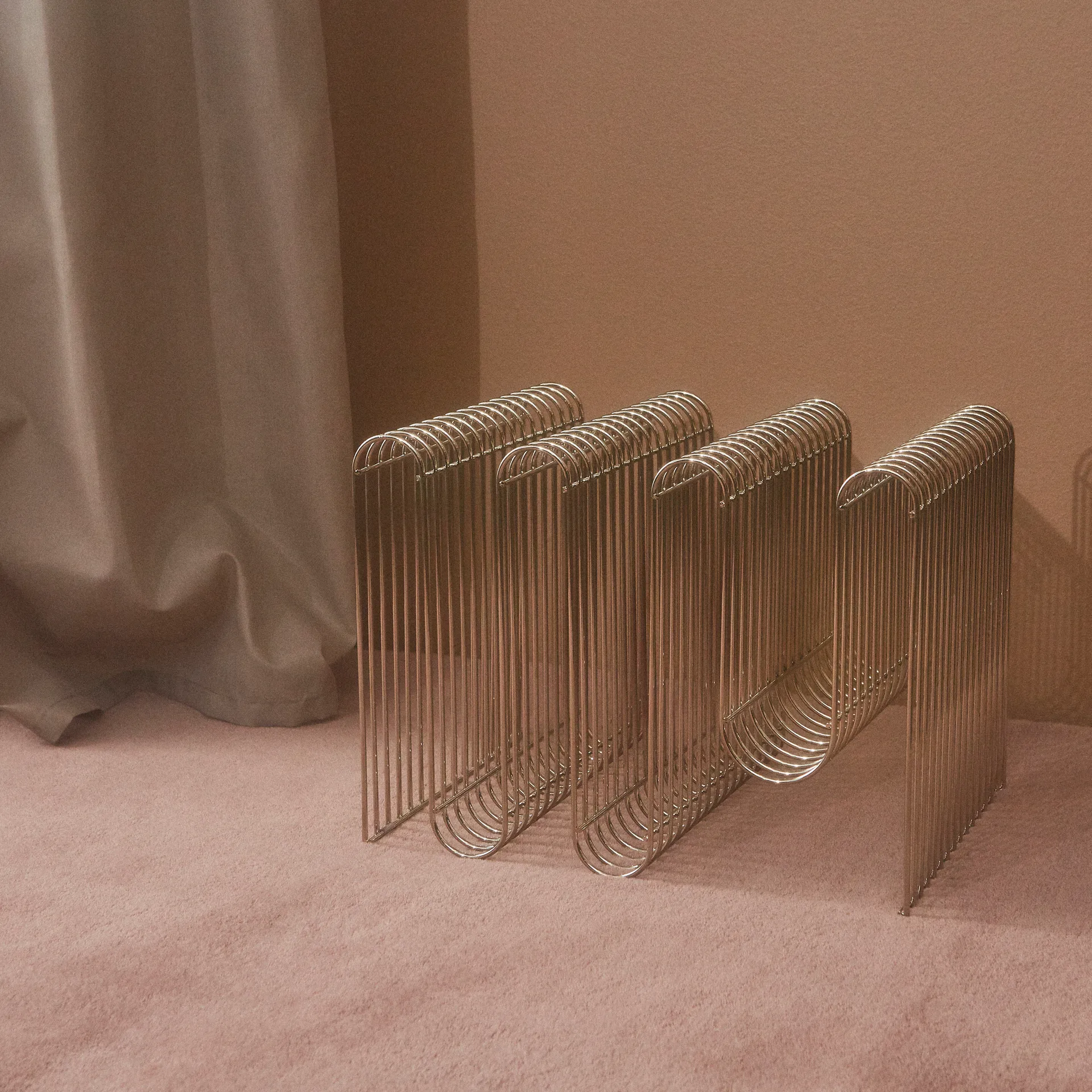 Curva porta-revistas , prateado AYTM