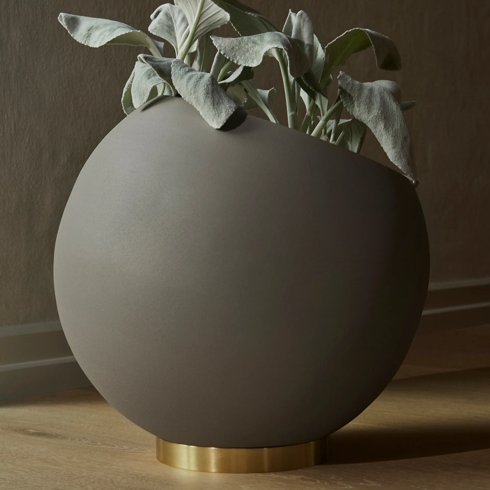 Globe vaso de flores Ø37 cm, Taupe AYTM