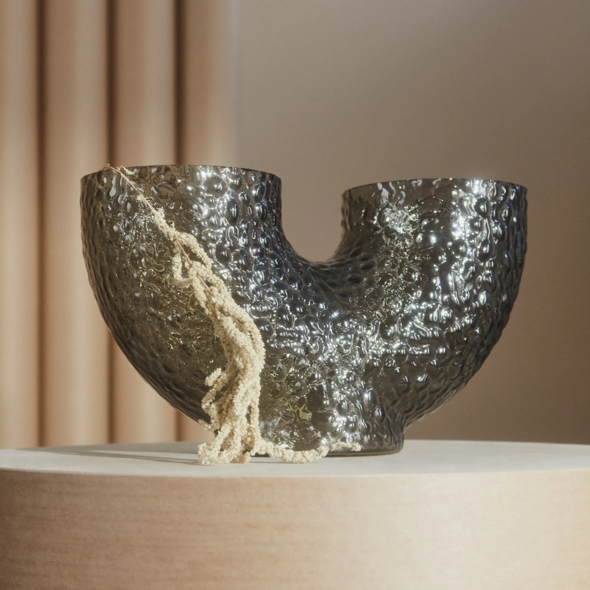 Vaso baixo Arura, preto AYTM