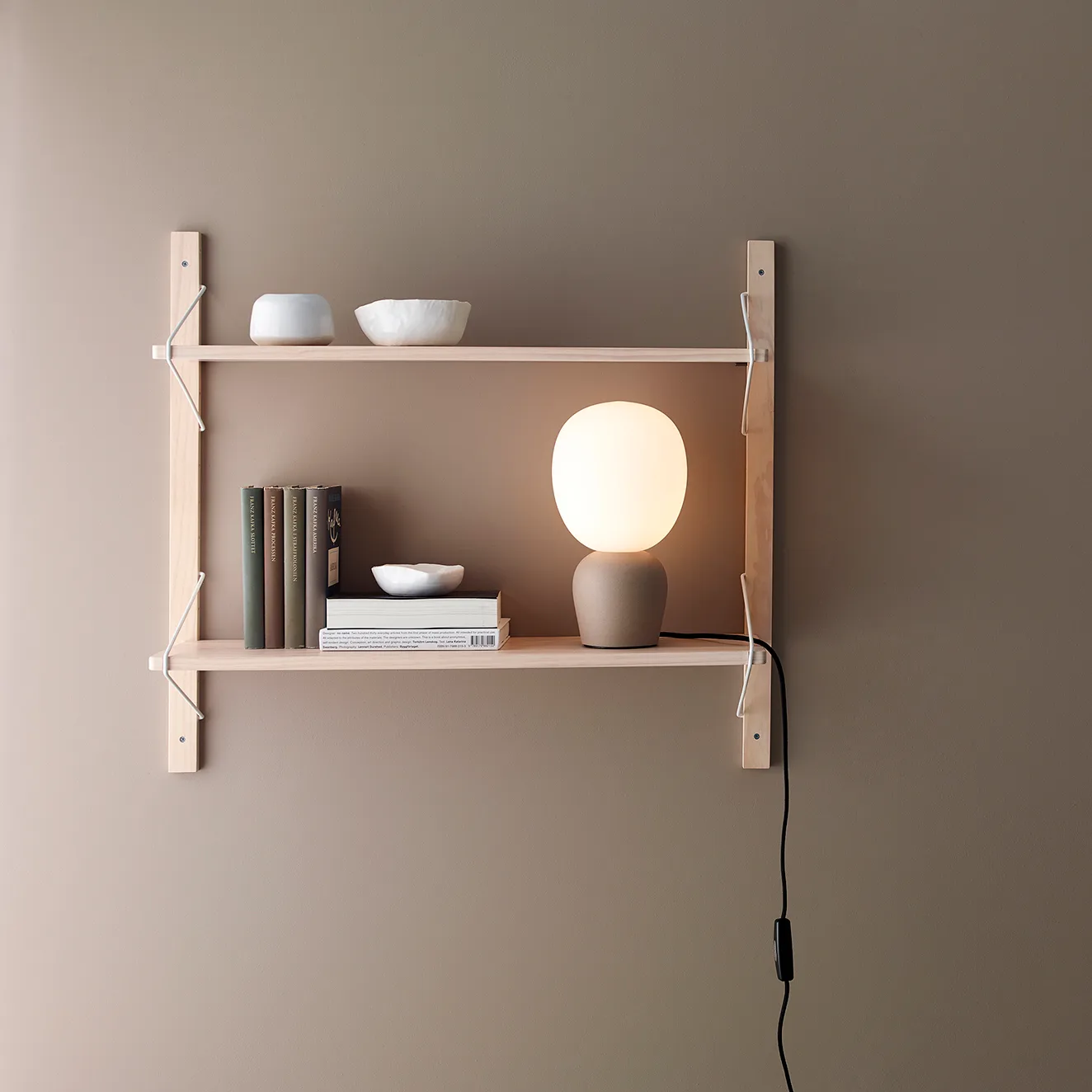 Buddy candeeiro de mesa em vidro opalino, sand (bege) Belid