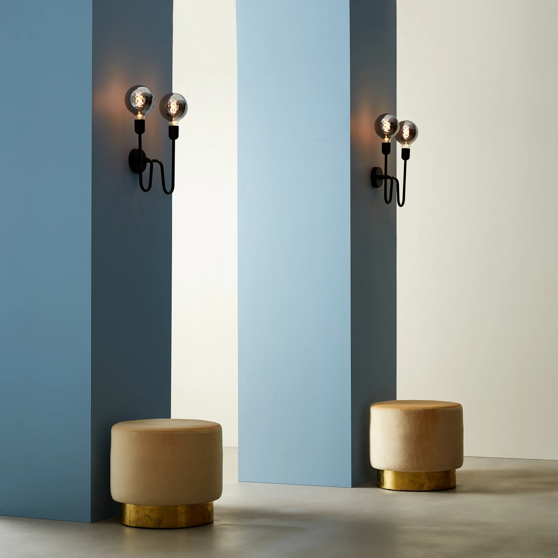 Candeeiro de parede Regal Duo, Preto Belid