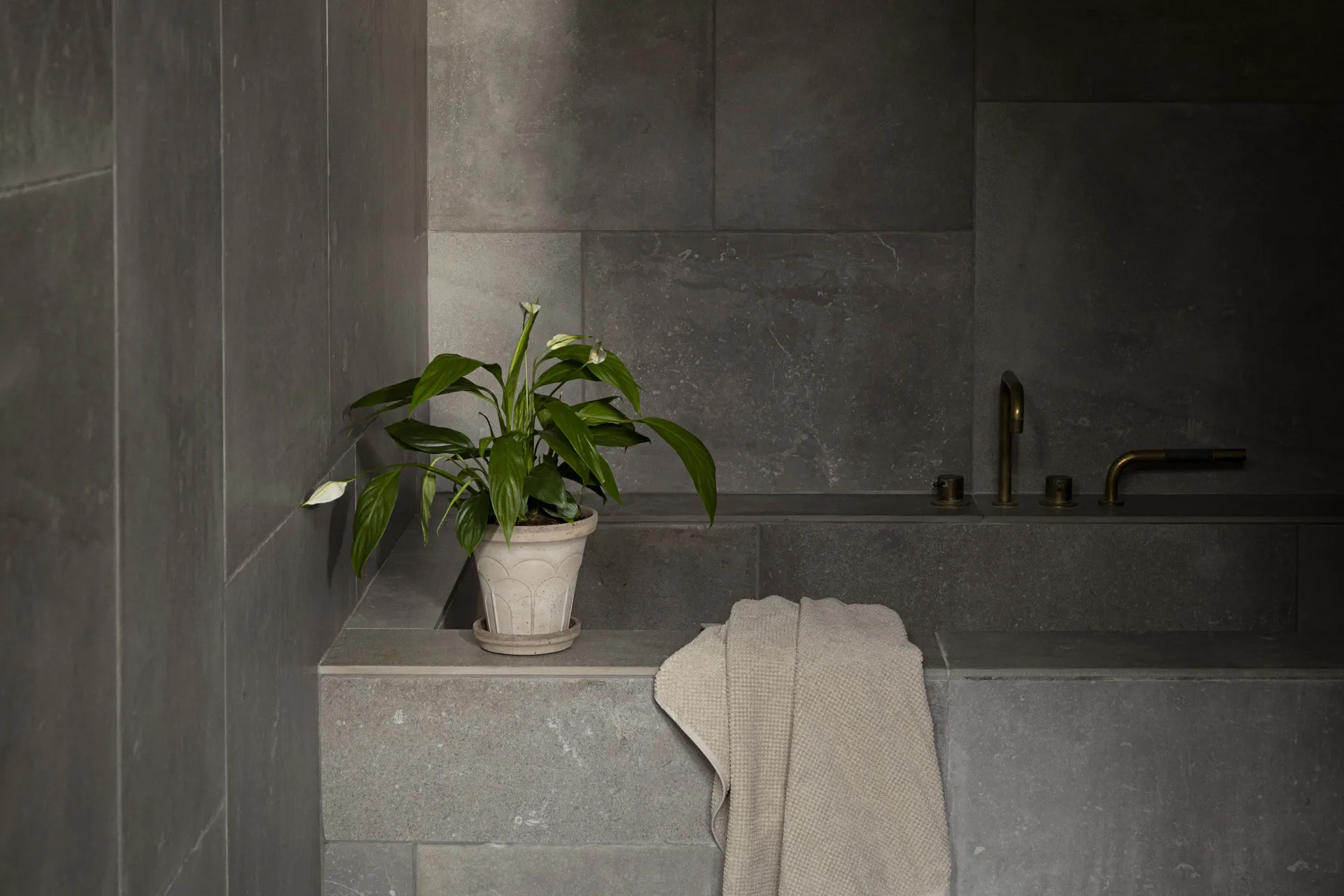 Fleur vaso com prato 2 peças, Cinzento, Ø14 cm Bergs Potter